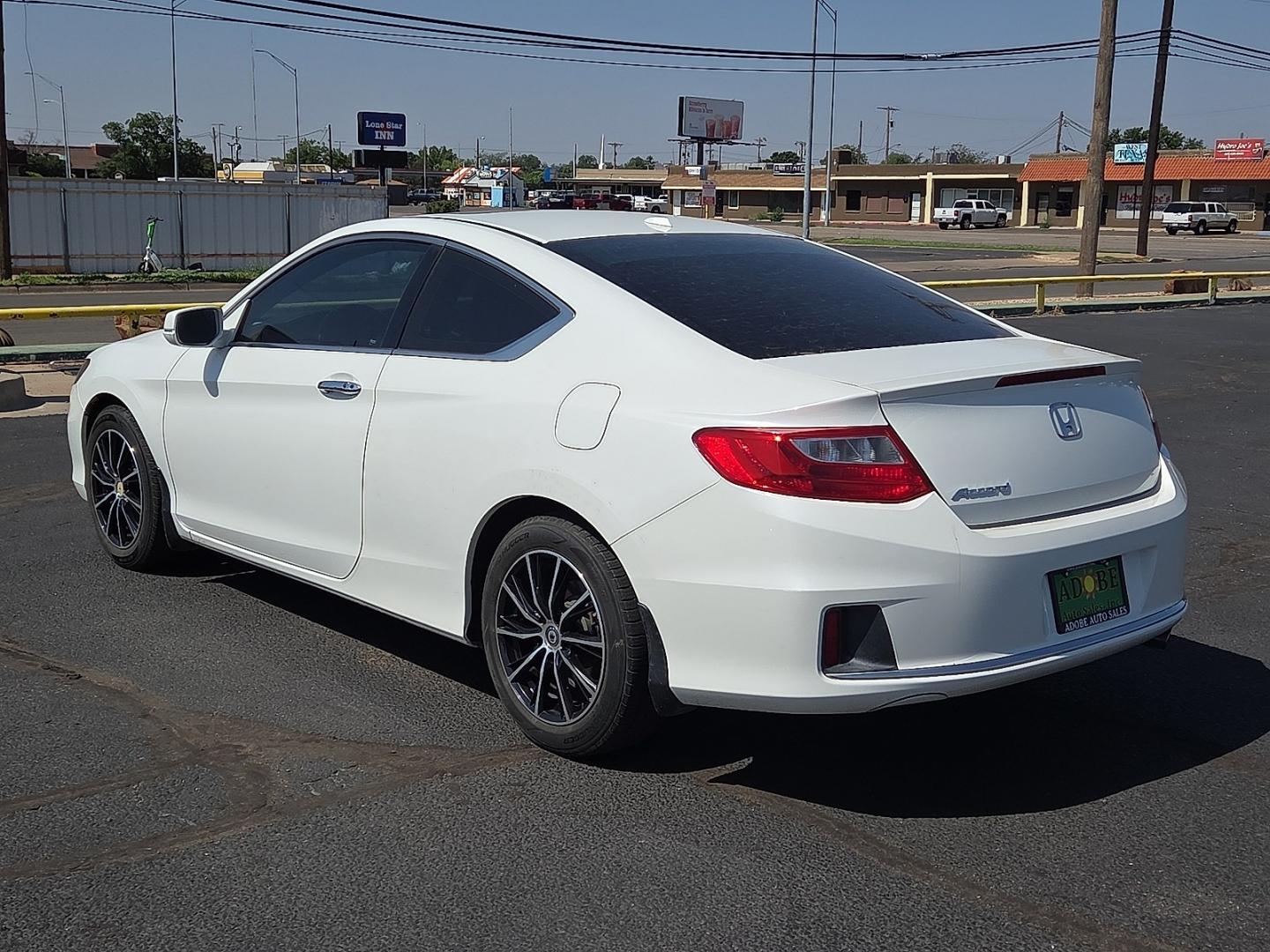 2015 White Orchid Pearl - WB /Parchment - BI Honda Accord EX-L (1HGCT1B86FA) with an 2.4L I-4 gasoline direct injection, DOHC, i-VTEC variable valve control, regular unleaded, engine with 185HP engine, located at 4711 Ave Q, Lubbock, TX, 79412, (806) 687-2362, 33.551304, -101.855293- Photo#2