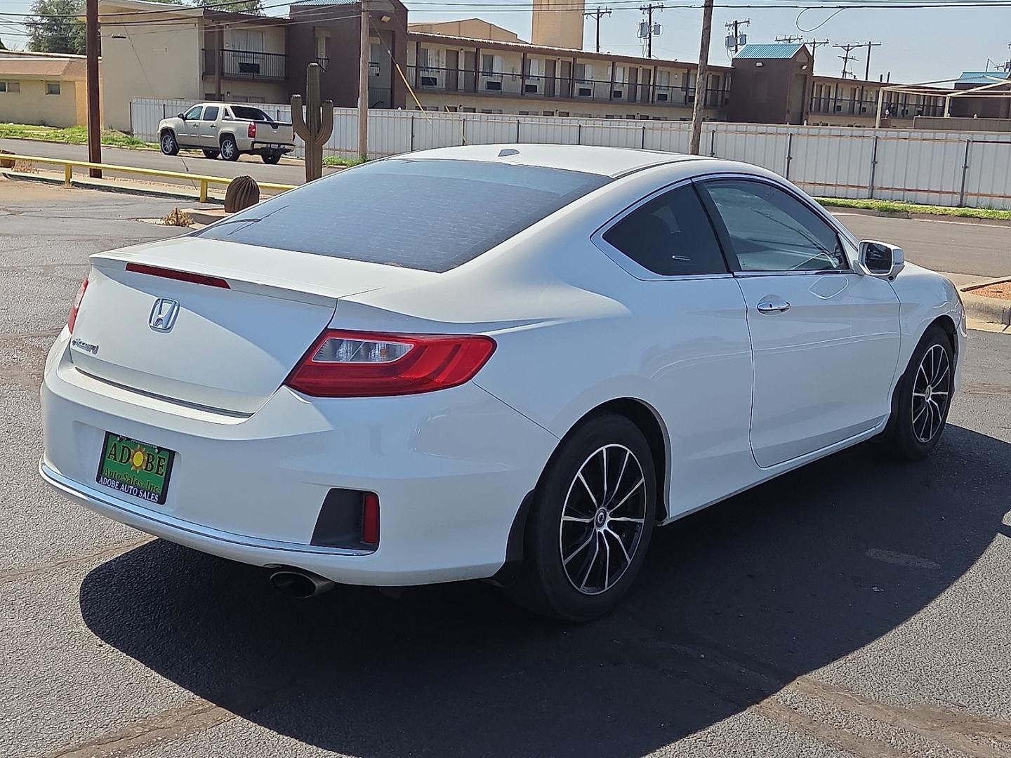 2015 White Orchid Pearl - WB /Parchment - BI Honda Accord EX-L (1HGCT1B86FA) with an 2.4L I-4 gasoline direct injection, DOHC, i-VTEC variable valve control, regular unleaded, engine with 185HP engine, located at 4711 Ave Q, Lubbock, TX, 79412, (806) 687-2362, 33.551304, -101.855293- Photo#4