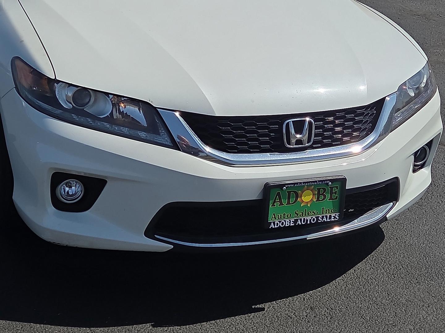 2015 White Orchid Pearl - WB /Parchment - BI Honda Accord EX-L (1HGCT1B86FA) with an 2.4L I-4 gasoline direct injection, DOHC, i-VTEC variable valve control, regular unleaded, engine with 185HP engine, located at 4711 Ave Q, Lubbock, TX, 79412, (806) 687-2362, 33.551304, -101.855293- Photo#8