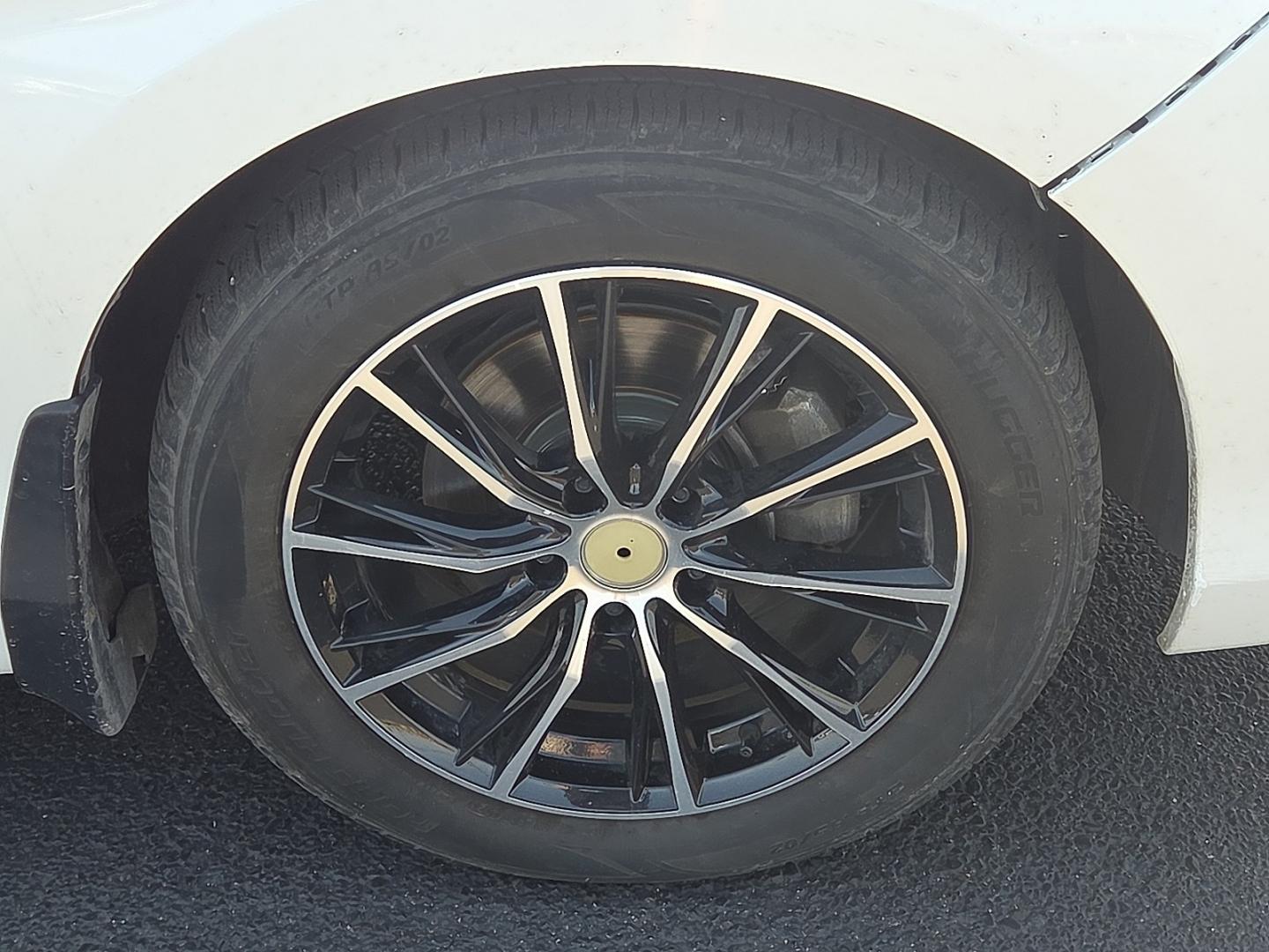2015 White Orchid Pearl - WB /Parchment - BI Honda Accord EX-L (1HGCT1B86FA) with an 2.4L I-4 gasoline direct injection, DOHC, i-VTEC variable valve control, regular unleaded, engine with 185HP engine, located at 4711 Ave Q, Lubbock, TX, 79412, (806) 687-2362, 33.551304, -101.855293- Photo#10