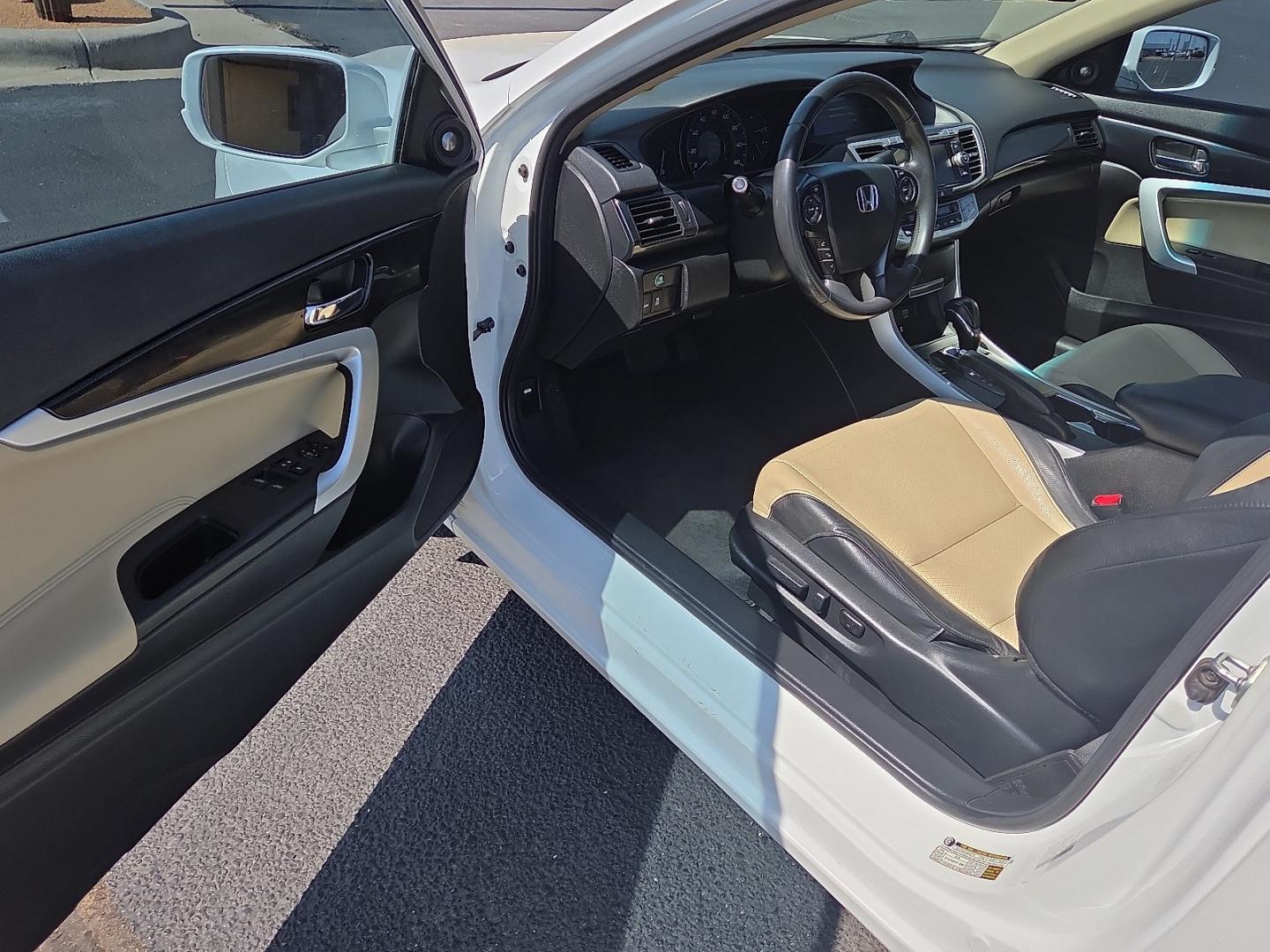 2015 White Orchid Pearl - WB /Parchment - BI Honda Accord EX-L (1HGCT1B86FA) with an 2.4L I-4 gasoline direct injection, DOHC, i-VTEC variable valve control, regular unleaded, engine with 185HP engine, located at 4711 Ave Q, Lubbock, TX, 79412, (806) 687-2362, 33.551304, -101.855293- Photo#17
