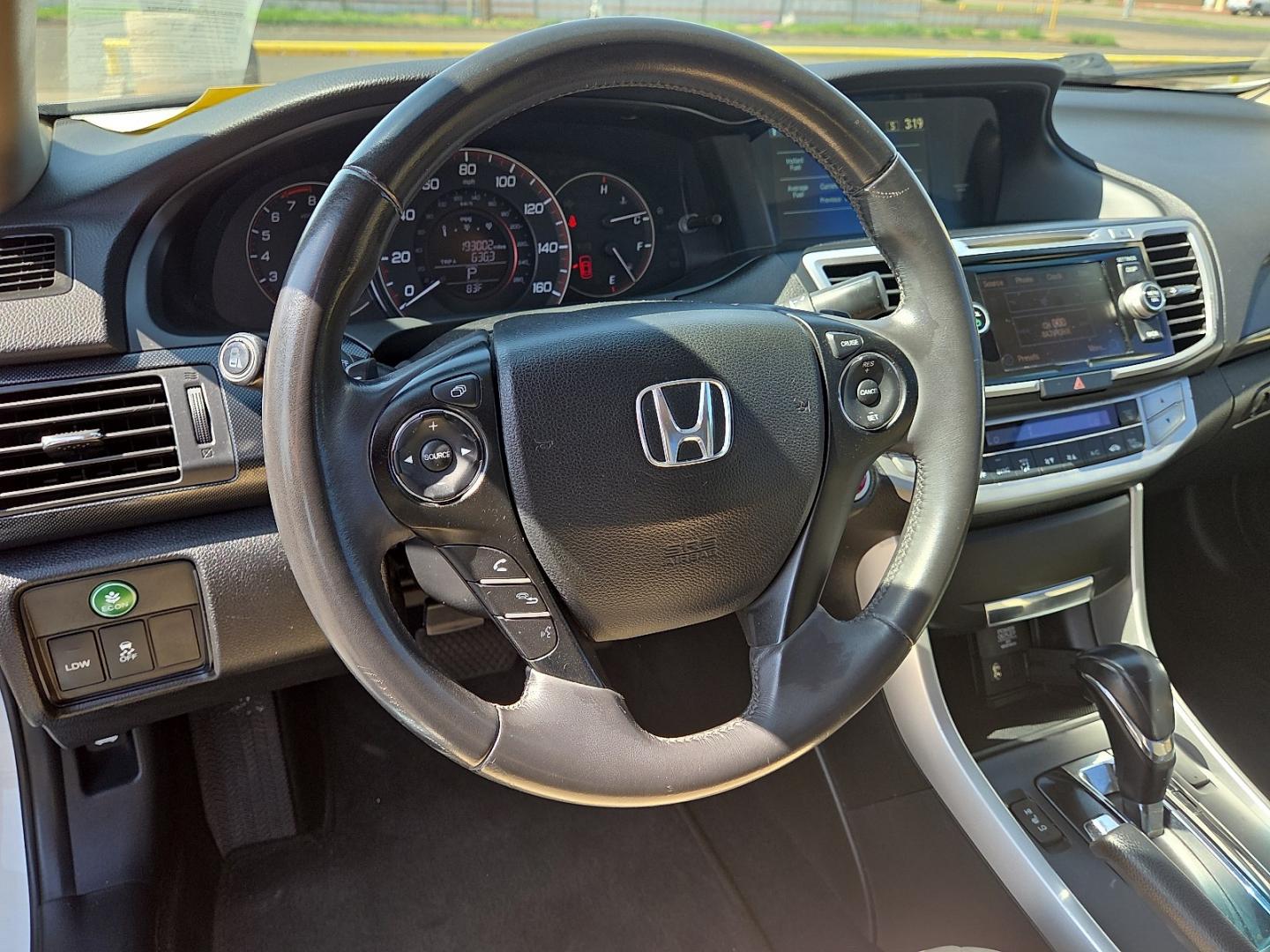 2015 White Orchid Pearl - WB /Parchment - BI Honda Accord EX-L (1HGCT1B86FA) with an 2.4L I-4 gasoline direct injection, DOHC, i-VTEC variable valve control, regular unleaded, engine with 185HP engine, located at 4711 Ave Q, Lubbock, TX, 79412, (806) 687-2362, 33.551304, -101.855293- Photo#19