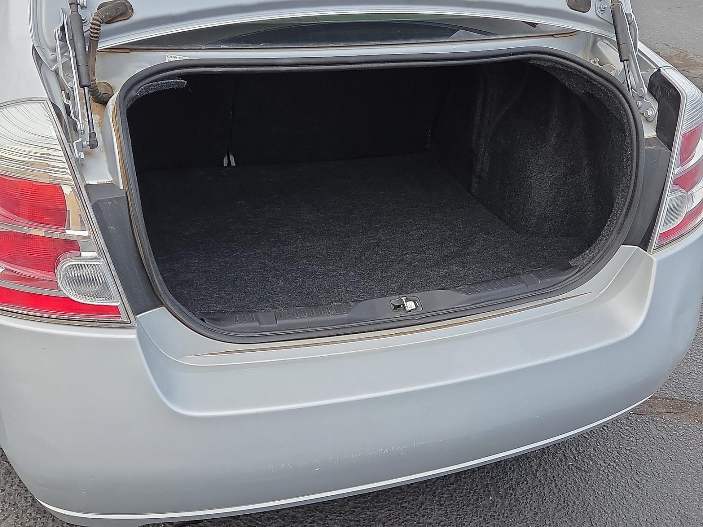 2012 Brilliant Silver - K23 /Gray Nissan Sentra 2.0 S (3N1AB6AP9CL) with an 2L I-4 DOHC, variable valve control, regular unleaded, engine with 140HP engine, located at 4711 Ave Q, Lubbock, TX, 79412, (806) 687-2362, 33.551304, -101.855293- Photo#14