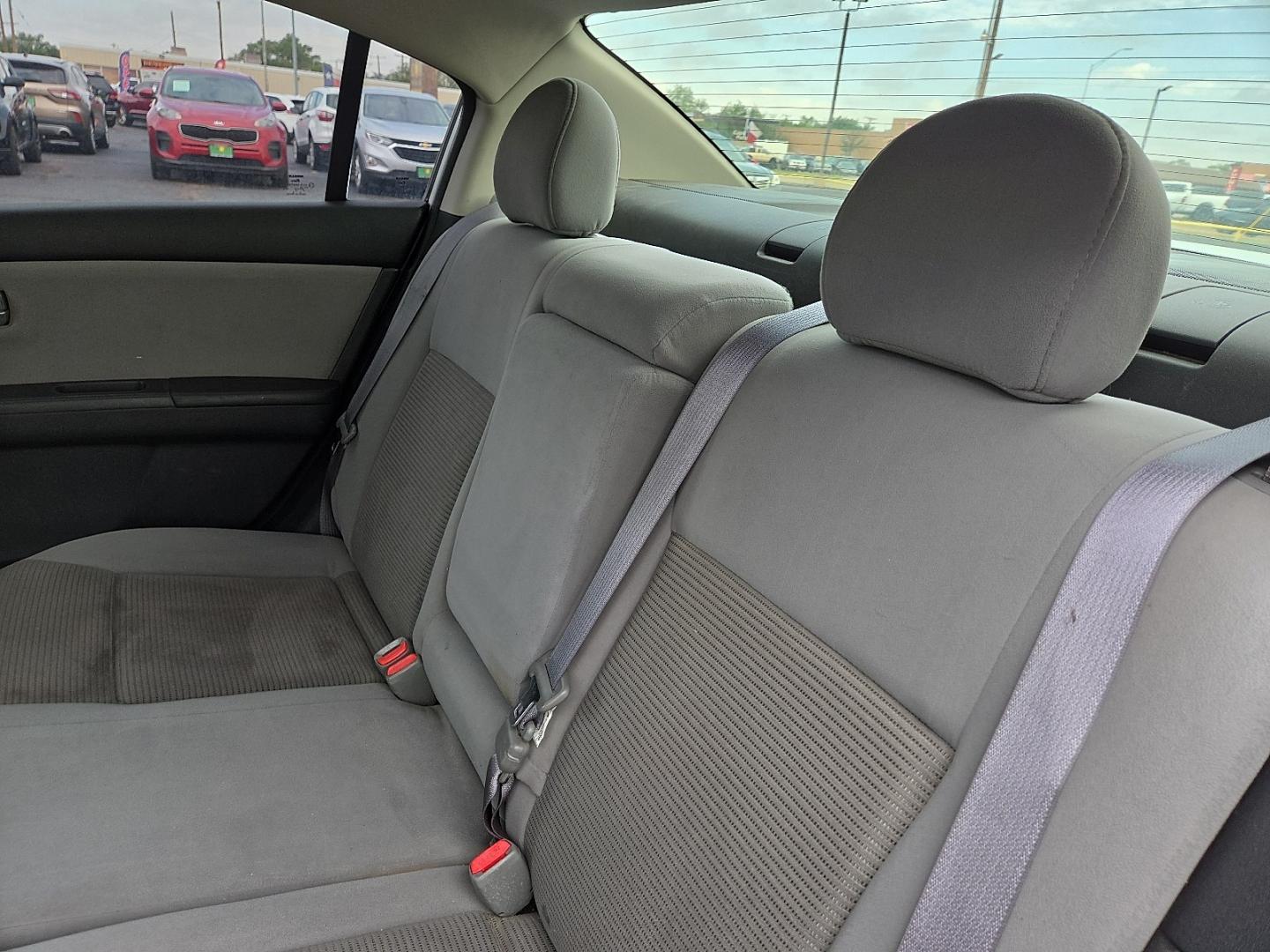 2012 Brilliant Silver - K23 /Gray Nissan Sentra 2.0 S (3N1AB6AP9CL) with an 2L I-4 DOHC, variable valve control, regular unleaded, engine with 140HP engine, located at 4711 Ave Q, Lubbock, TX, 79412, (806) 687-2362, 33.551304, -101.855293- Photo#17