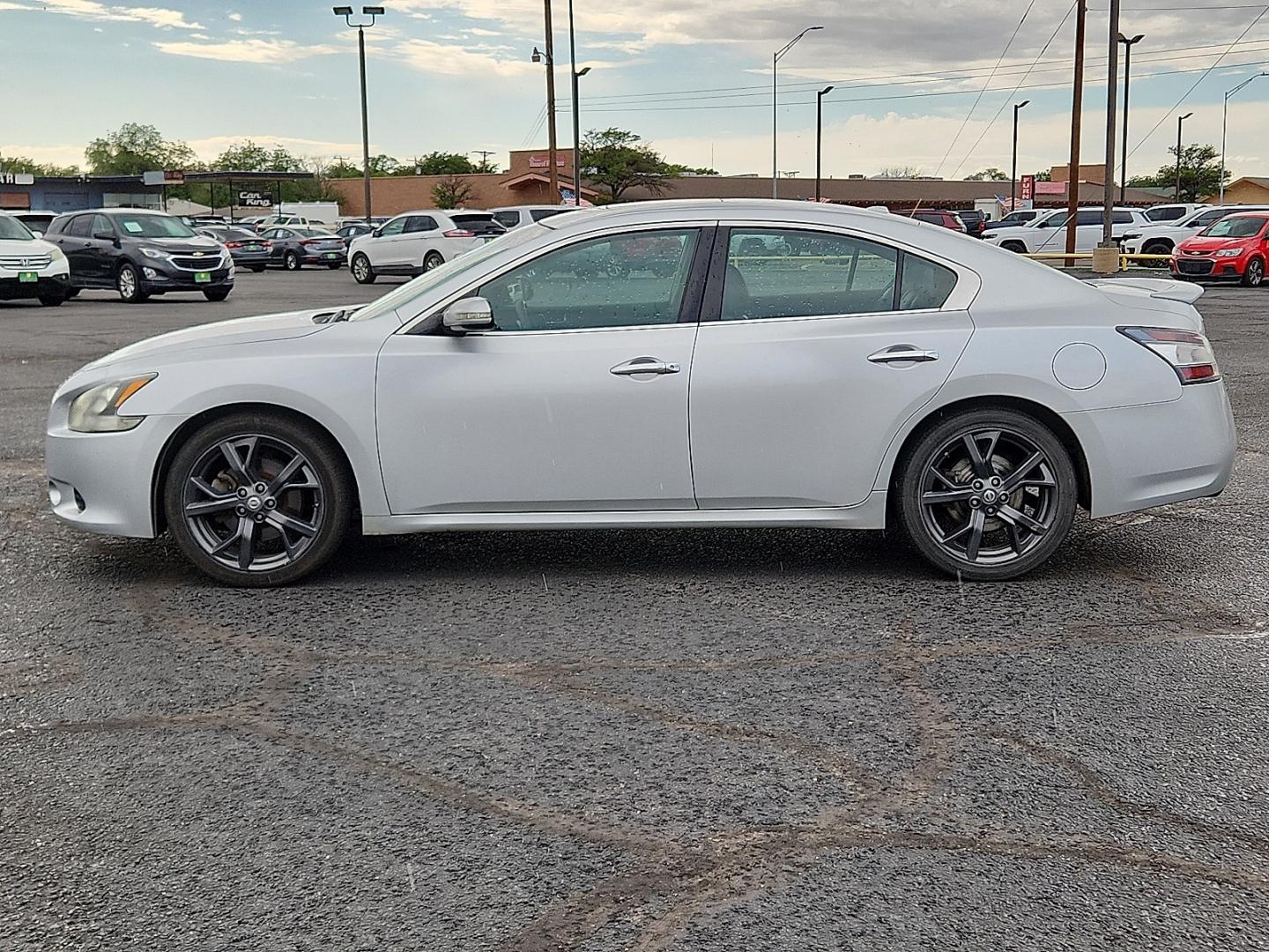 2014 SILVER Nissan Maxima 3.5 S (1N4AA5AP5EC) with an VQ 3.5L V-6 DOHC, variable valve control, premium unleaded, engine with 290HP engine, located at 4711 Ave Q, Lubbock, TX, 79412, (806) 687-2362, 33.551304, -101.855293 - Photo#1