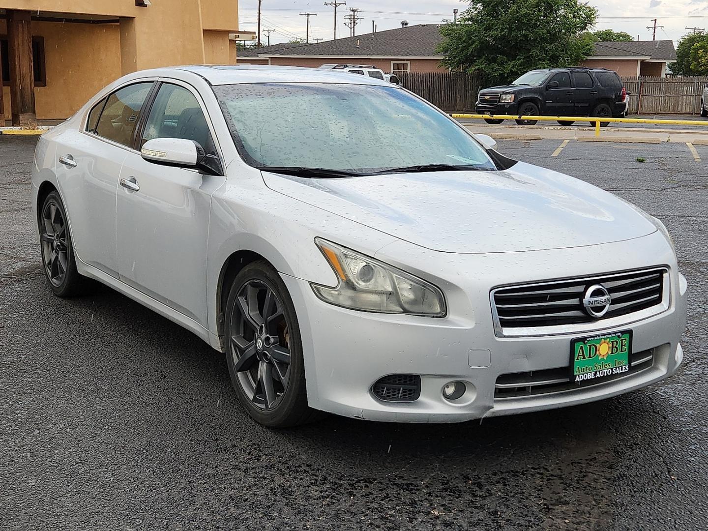 2014 SILVER Nissan Maxima 3.5 S (1N4AA5AP5EC) with an VQ 3.5L V-6 DOHC, variable valve control, premium unleaded, engine with 290HP engine, located at 4711 Ave Q, Lubbock, TX, 79412, (806) 687-2362, 33.551304, -101.855293 - Photo#5