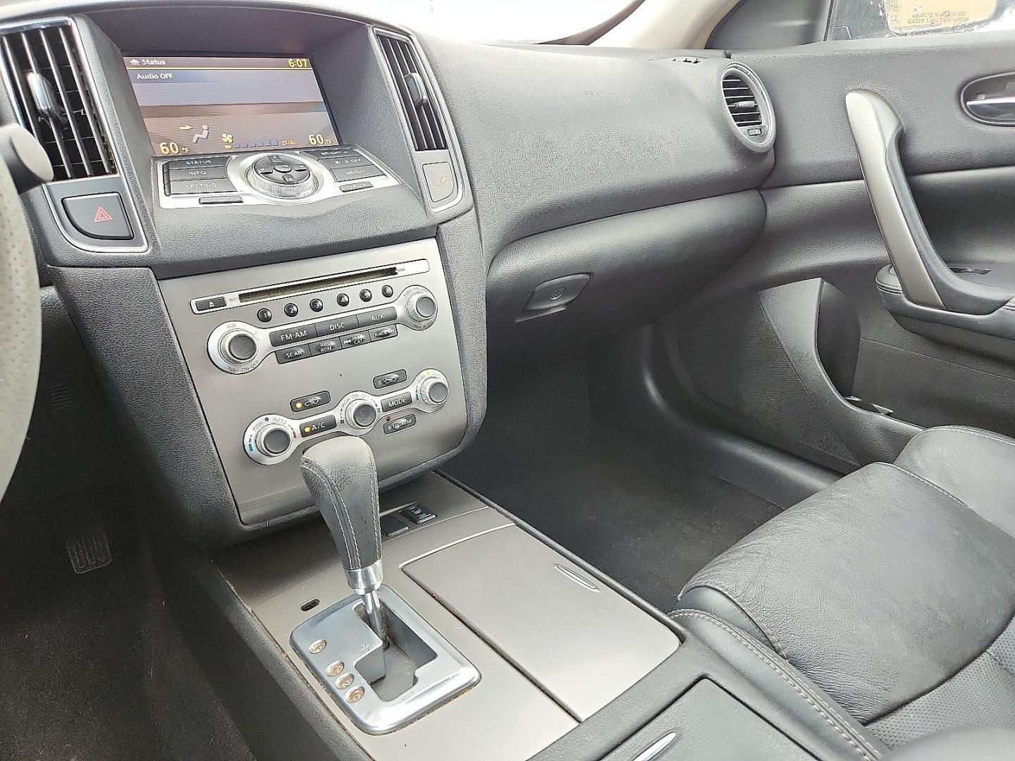 2014 SILVER Nissan Maxima 3.5 S (1N4AA5AP5EC) with an VQ 3.5L V-6 DOHC, variable valve control, premium unleaded, engine with 290HP engine, located at 4711 Ave Q, Lubbock, TX, 79412, (806) 687-2362, 33.551304, -101.855293 - Photo#29