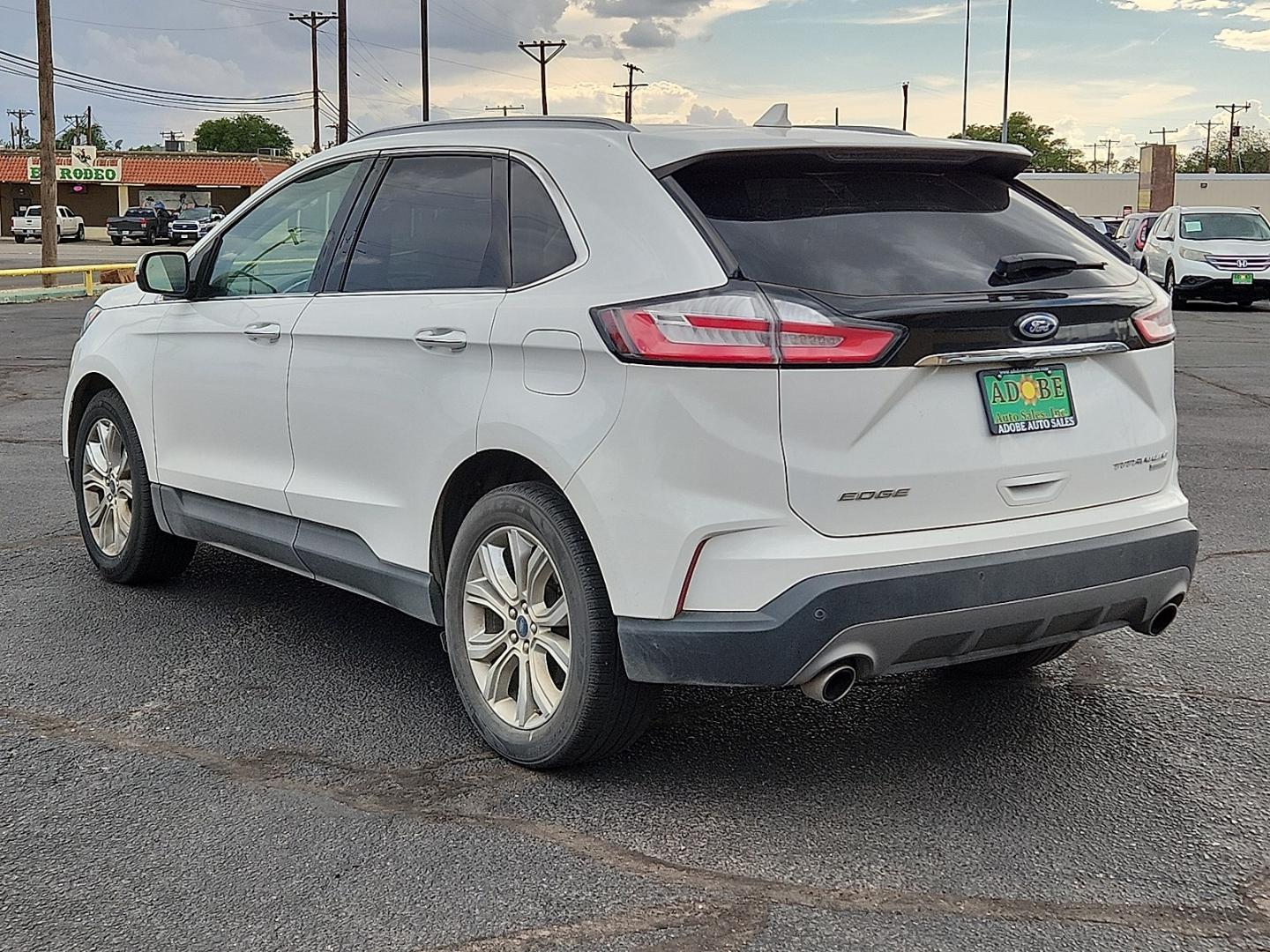 2020 WHITE /Soft Ceramic - LC Ford Edge Titanium (2FMPK3K9XLB) with an EcoBoost 2L I-4 gasoline direct injection, DOHC, variable valve control, intercooled turbo, premium unleaded, engine with 250HP engine, located at 4711 Ave Q, Lubbock, TX, 79412, (806) 687-2362, 33.551304, -101.855293- Photo#2