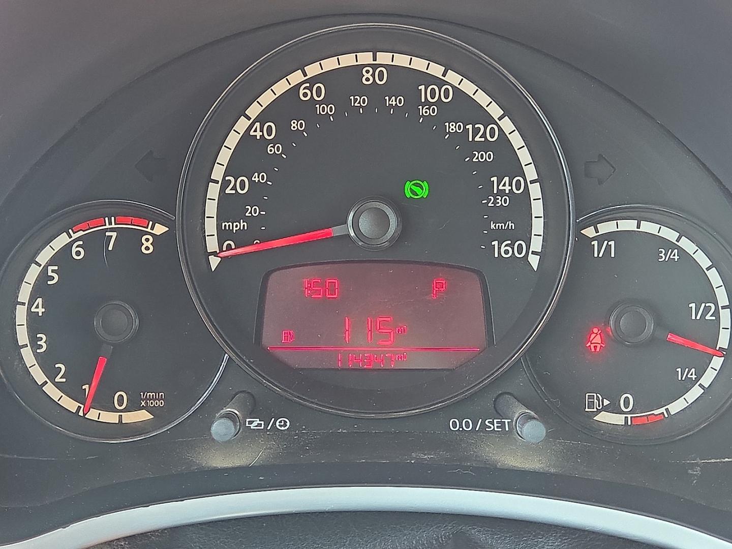 2013 Candy White - B4B4 /Titan Black - JU Volkswagen Beetle 2.5L (3VWJP7AT9DM) with an 2.5L I-5 DOHC, variable valve control, regular unleaded, engine with 170HP engine, located at 4711 Ave Q, Lubbock, TX, 79412, (806) 687-2362, 33.551304, -101.855293- Photo#23