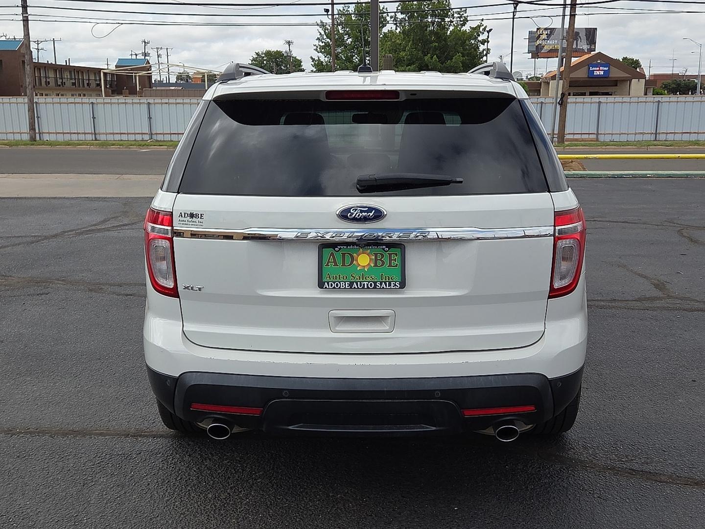 2012 White Platinum Metallic Tri-Coat - UG /Medium Light Stone - 8L Ford Explorer XLT (1FMHK7D82CG) with an 3.5L V-6 DOHC, variable valve control, regular unleaded, engine with 290HP engine, located at 4711 Ave Q, Lubbock, TX, 79412, (806) 687-2362, 33.551304, -101.855293- Photo#3