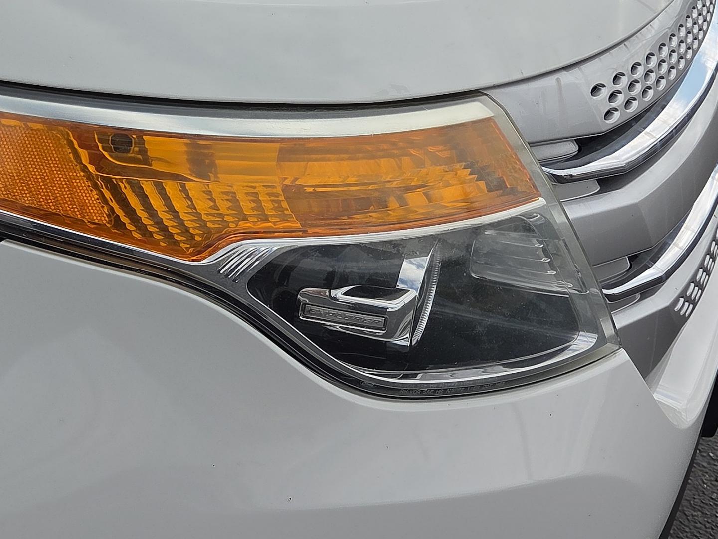2012 White Platinum Metallic Tri-Coat - UG /Medium Light Stone - 8L Ford Explorer XLT (1FMHK7D82CG) with an 3.5L V-6 DOHC, variable valve control, regular unleaded, engine with 290HP engine, located at 4711 Ave Q, Lubbock, TX, 79412, (806) 687-2362, 33.551304, -101.855293- Photo#9