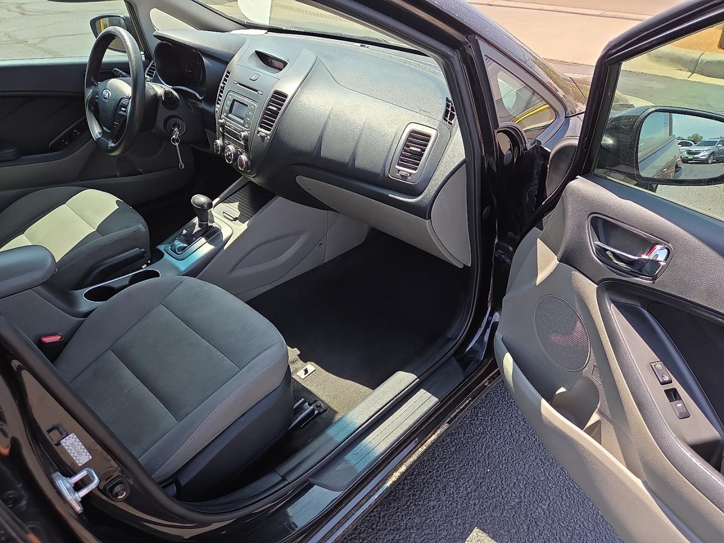 2016 Aurora Black Pearl - ABP /Gray - DFR Kia Forte LX (KNAFK4A63G5) with an 1.8L I-4 DOHC, D-CVVT variable valve control, regular unleaded, engine with 145HP engine, located at 4711 Ave Q, Lubbock, TX, 79412, (806) 687-2362, 33.551304, -101.855293- Photo#9