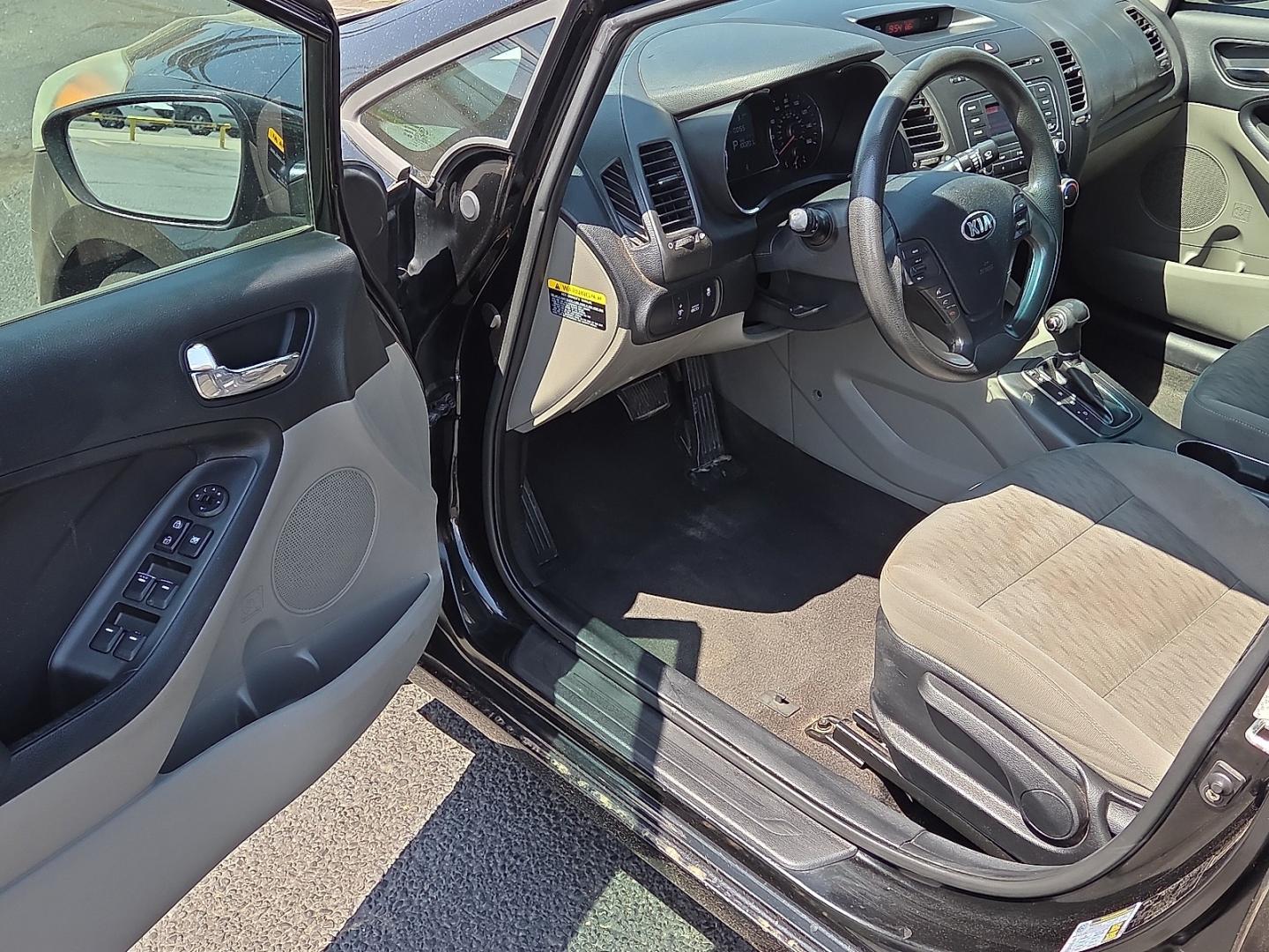 2016 Aurora Black Pearl - ABP /Gray - DFR Kia Forte LX (KNAFK4A63G5) with an 1.8L I-4 DOHC, D-CVVT variable valve control, regular unleaded, engine with 145HP engine, located at 4711 Ave Q, Lubbock, TX, 79412, (806) 687-2362, 33.551304, -101.855293- Photo#17