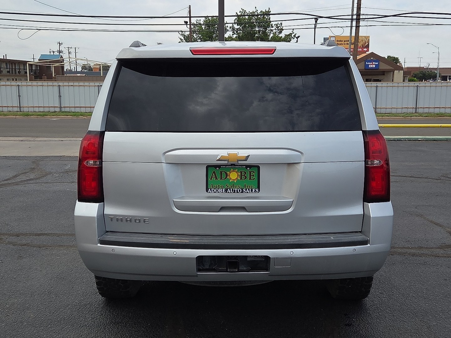 2016 Champagne Silver Metallic - GWT /Jet Black - H2U Chevrolet Tahoe LT (1GNSKBKC5GR) with an EcoTec3 5.3L V-8 gasoline direct injection, variable valve control, regular unleaded, engine with cylinder deactivation and 355HP engine, located at 4711 Ave Q, Lubbock, TX, 79412, (806) 687-2362, 33.551304, -101.855293- Photo#3