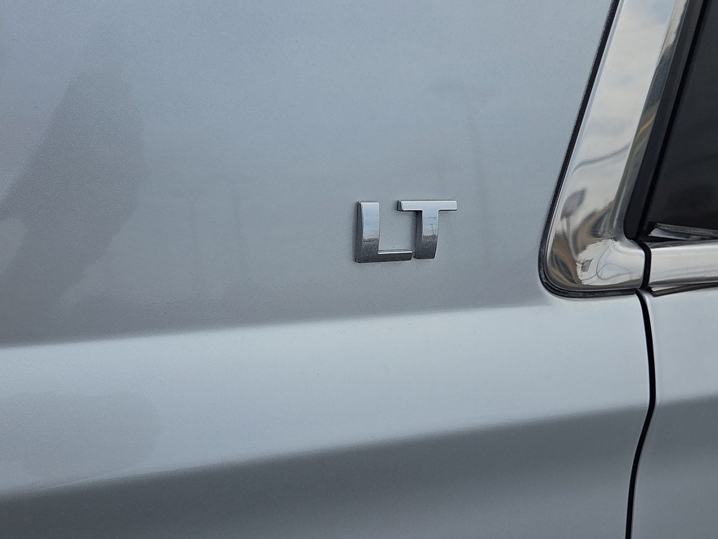 2016 Champagne Silver Metallic - GWT /Jet Black - H2U Chevrolet Tahoe LT (1GNSKBKC5GR) with an EcoTec3 5.3L V-8 gasoline direct injection, variable valve control, regular unleaded, engine with cylinder deactivation and 355HP engine, located at 4711 Ave Q, Lubbock, TX, 79412, (806) 687-2362, 33.551304, -101.855293- Photo#15