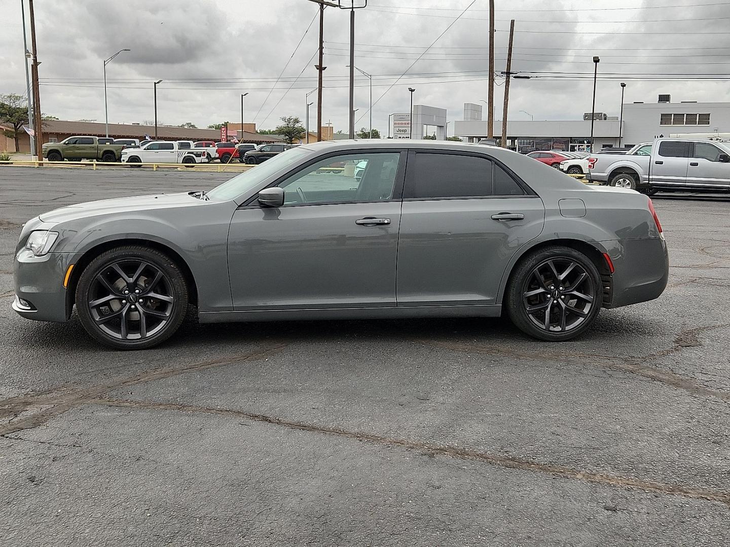 2019 GRAY /Black - X9 Chrysler 300 300S (2C3CCABG2KH) with an Pentastar 3.6L V-6 DOHC, variable valve control, regular unleaded, engine with 300HP engine, located at 4711 Ave Q, Lubbock, TX, 79412, (806) 687-2362, 33.551304, -101.855293- Photo#1
