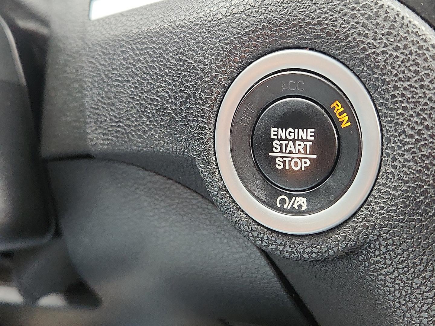 2019 GRAY /Black - X9 Chrysler 300 300S (2C3CCABG2KH) with an Pentastar 3.6L V-6 DOHC, variable valve control, regular unleaded, engine with 300HP engine, located at 4711 Ave Q, Lubbock, TX, 79412, (806) 687-2362, 33.551304, -101.855293- Photo#17