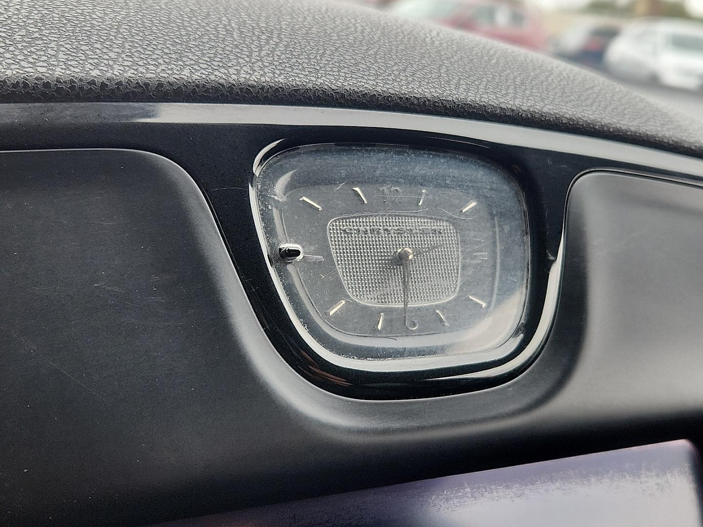2019 GRAY /Black - X9 Chrysler 300 300S (2C3CCABG2KH) with an Pentastar 3.6L V-6 DOHC, variable valve control, regular unleaded, engine with 300HP engine, located at 4711 Ave Q, Lubbock, TX, 79412, (806) 687-2362, 33.551304, -101.855293- Photo#24
