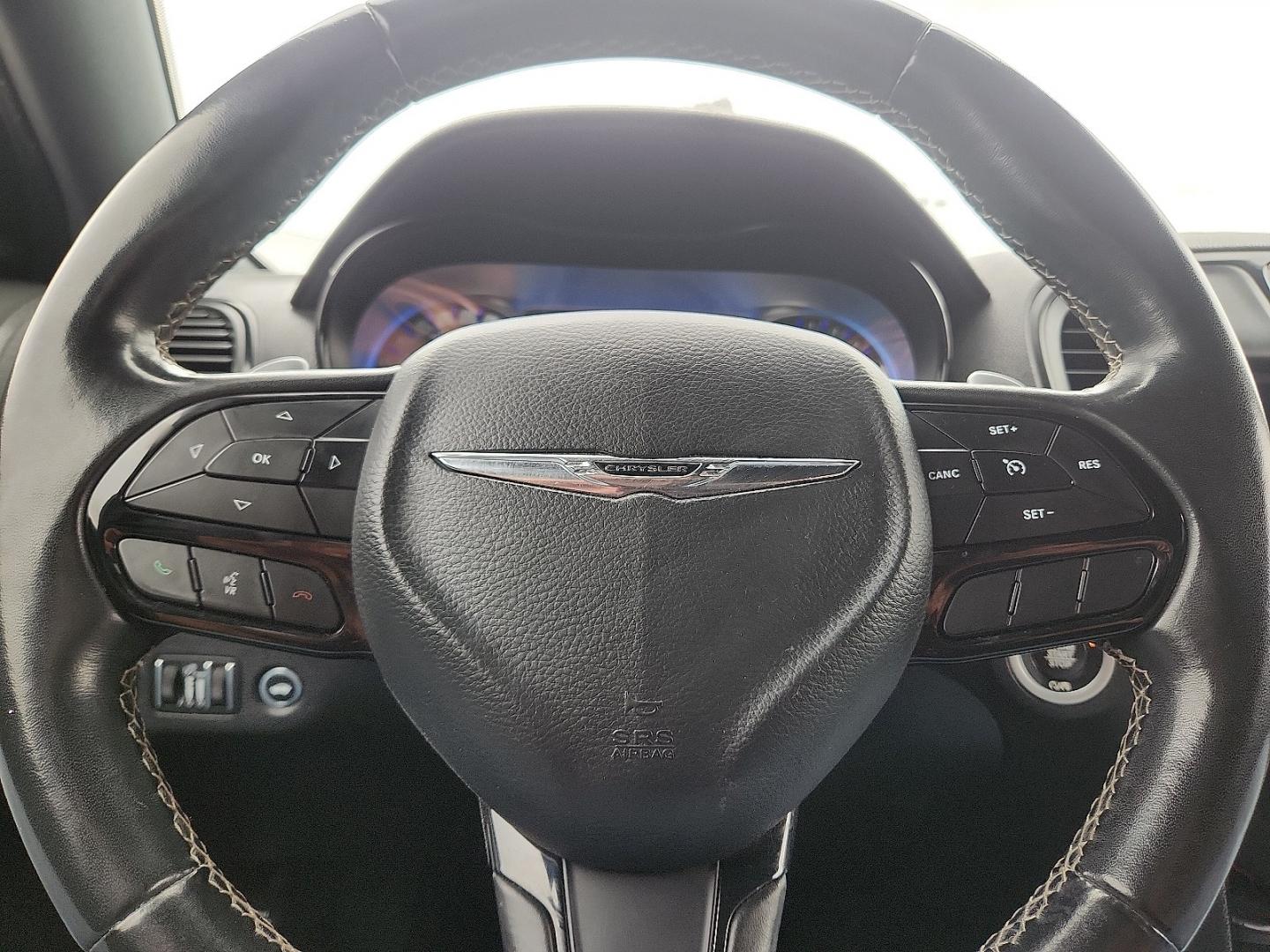 2019 GRAY /Black - X9 Chrysler 300 300S (2C3CCABG2KH) with an Pentastar 3.6L V-6 DOHC, variable valve control, regular unleaded, engine with 300HP engine, located at 4711 Ave Q, Lubbock, TX, 79412, (806) 687-2362, 33.551304, -101.855293- Photo#28