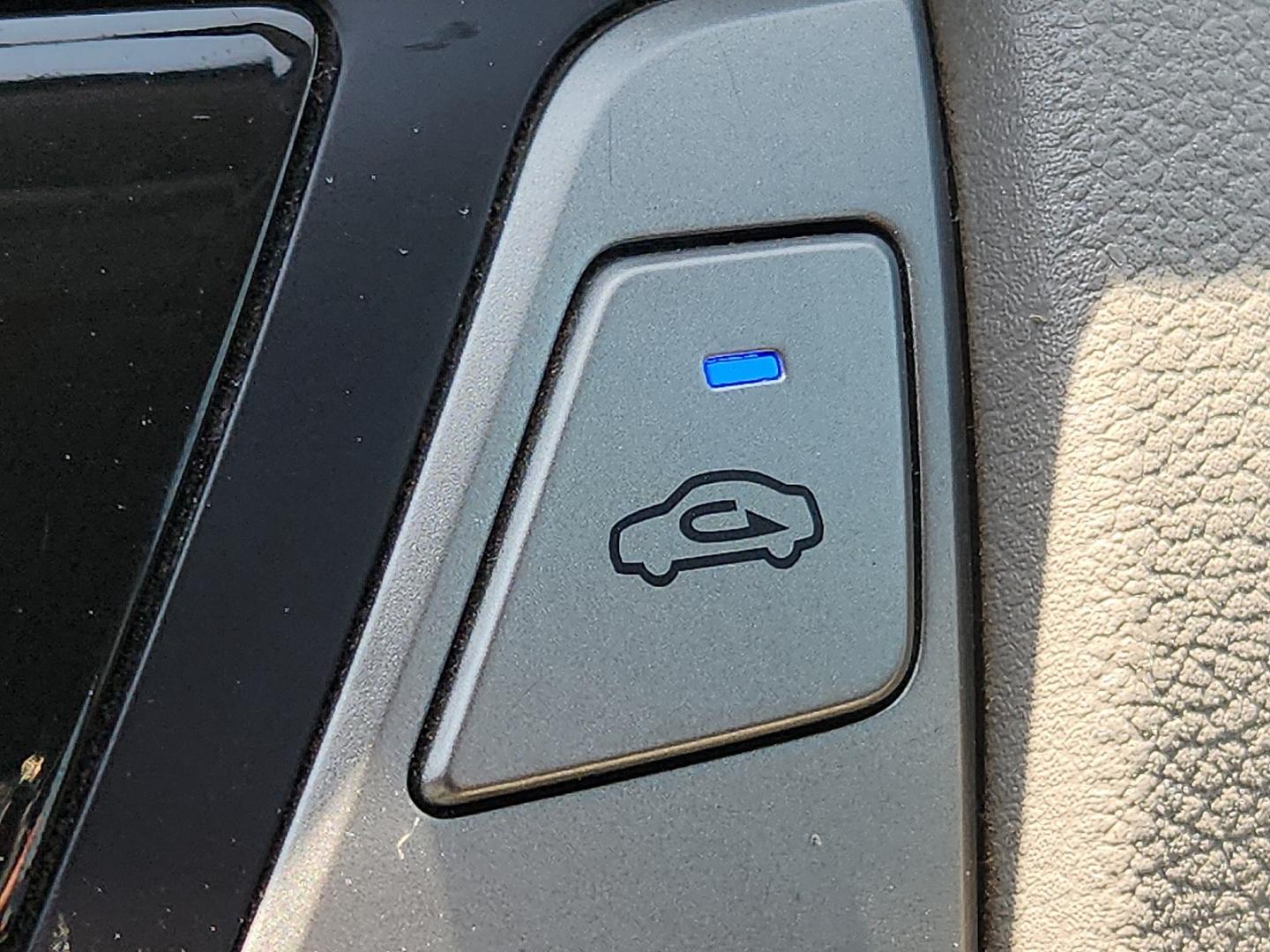 2017 BLUE /Beige - XA Hyundai Elantra SE (5NPD74LF9HH) with an Nu 2L I-4 DOHC, D-CVVT variable valve control, regular unleaded, engine with 147HP engine, located at 4711 Ave Q, Lubbock, TX, 79412, (806) 687-2362, 33.551304, -101.855293- Photo#21