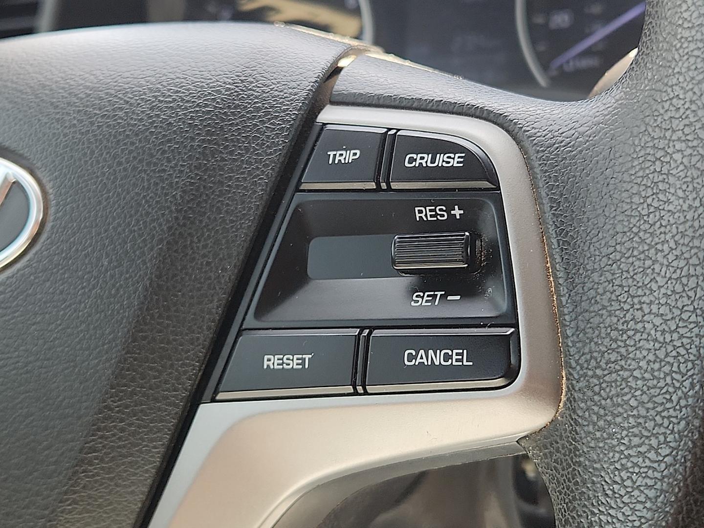 2017 BLUE /Beige - XA Hyundai Elantra SE (5NPD74LF9HH) with an Nu 2L I-4 DOHC, D-CVVT variable valve control, regular unleaded, engine with 147HP engine, located at 4711 Ave Q, Lubbock, TX, 79412, (806) 687-2362, 33.551304, -101.855293- Photo#24