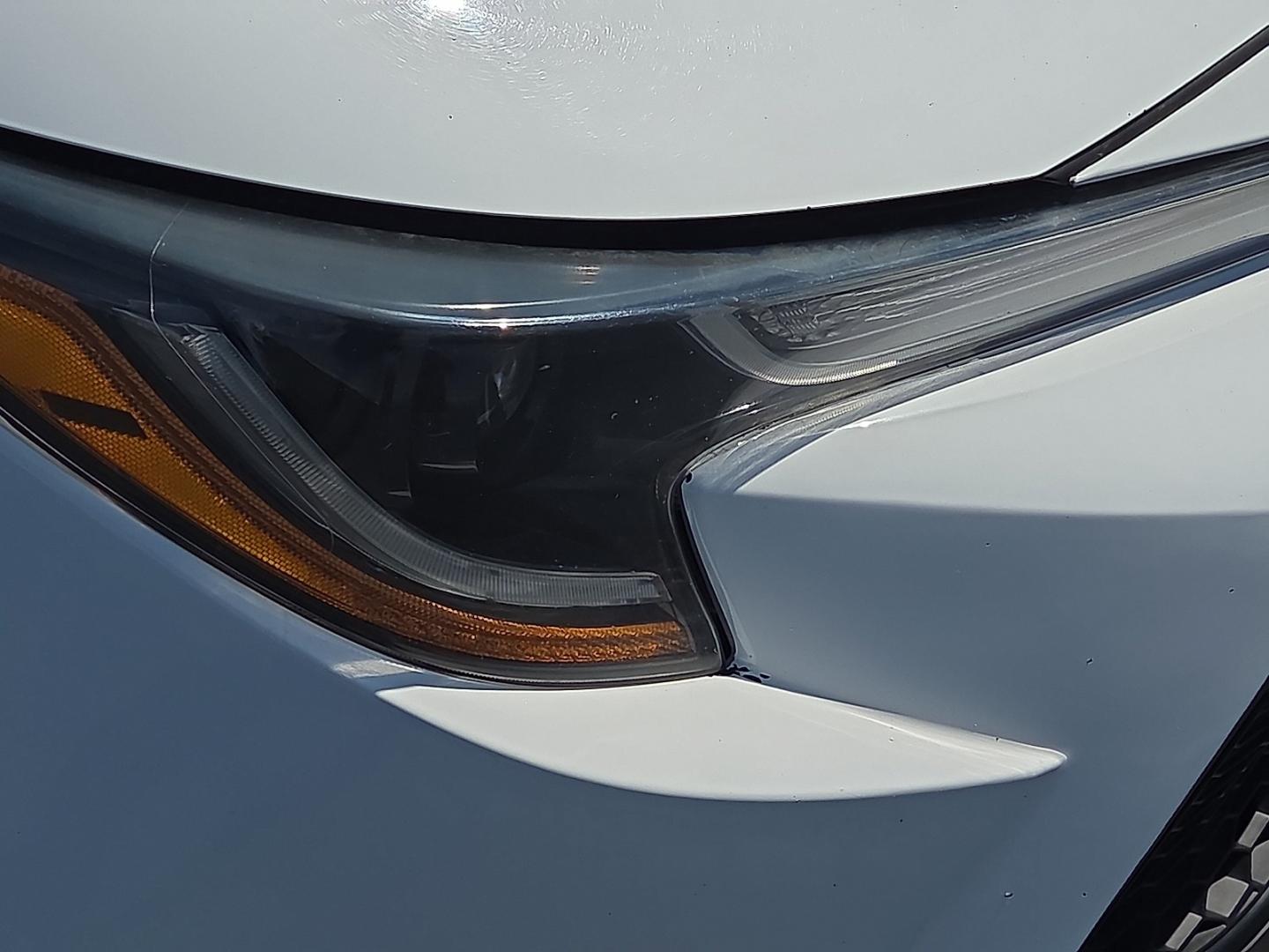 2022 White - 040 /Black - 20 Toyota Corolla LE (5YFEPMAE1NP) with an 1.8L I-4 DOHC, VVT-i variable valve control, regular unleaded, engine with 139HP engine, located at 4711 Ave Q, Lubbock, TX, 79412, (806) 687-2362, 33.551304, -101.855293- Photo#9