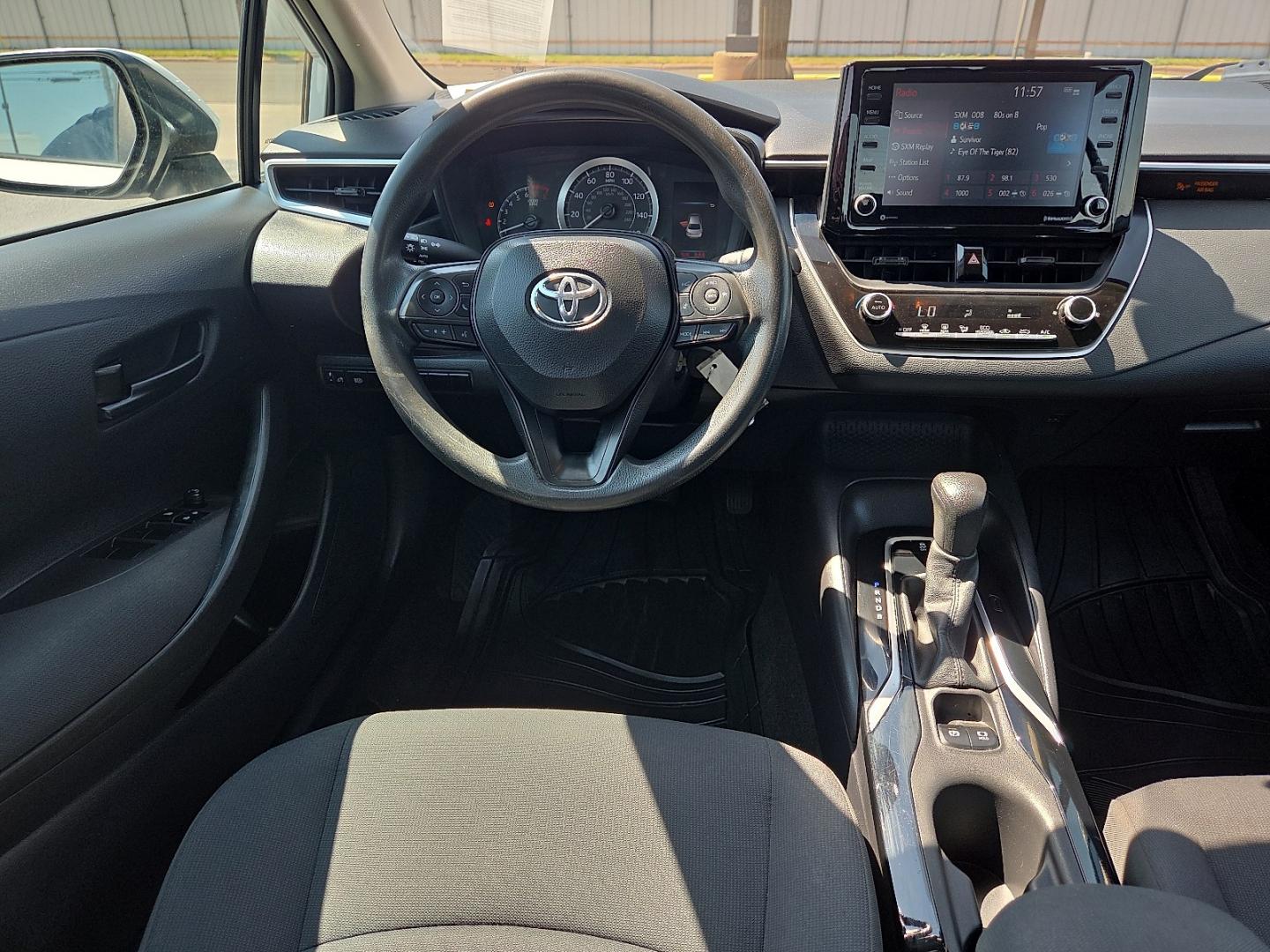 2022 White - 040 /Black - 20 Toyota Corolla LE (5YFEPMAE1NP) with an 1.8L I-4 DOHC, VVT-i variable valve control, regular unleaded, engine with 139HP engine, located at 4711 Ave Q, Lubbock, TX, 79412, (806) 687-2362, 33.551304, -101.855293- Photo#19