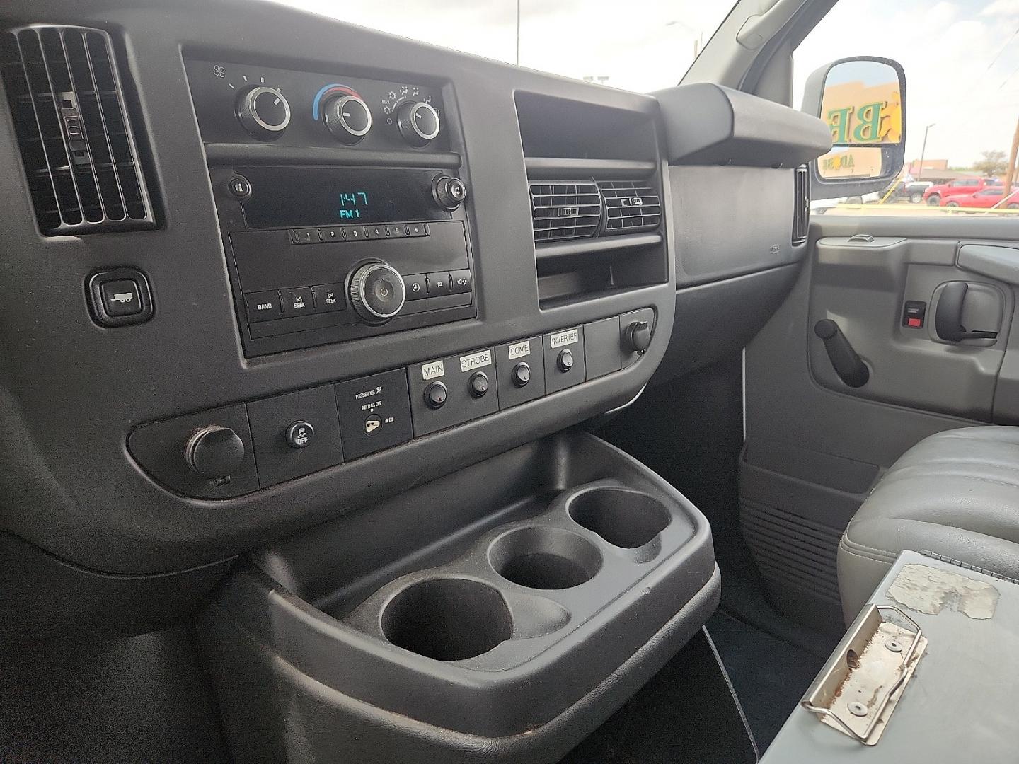 2013 WHITE /Medium Pewter - 93W Chevrolet Express 2500 Work Van (1GCWGFCA0D1) with an Vortec 4.8L V-8 variable valve control, regular unleaded, engine with 280HP engine, located at 4711 Ave Q, Lubbock, TX, 79412, (806) 687-2362, 33.551304, -101.855293- Photo#29