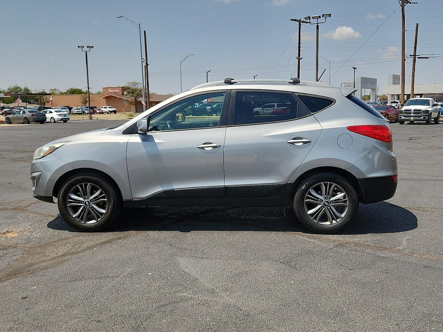 2015 GRAY /Beige Two-tone - MBS Hyundai Tucson SE (KM8JU3AG5FU) with an Theta II 2.4L I-4 gasoline direct injection, DOHC, variable valve control, regular unleaded, engine with 182HP engine, located at 4711 Ave Q, Lubbock, TX, 79412, (806) 687-2362, 33.551304, -101.855293- Photo#1