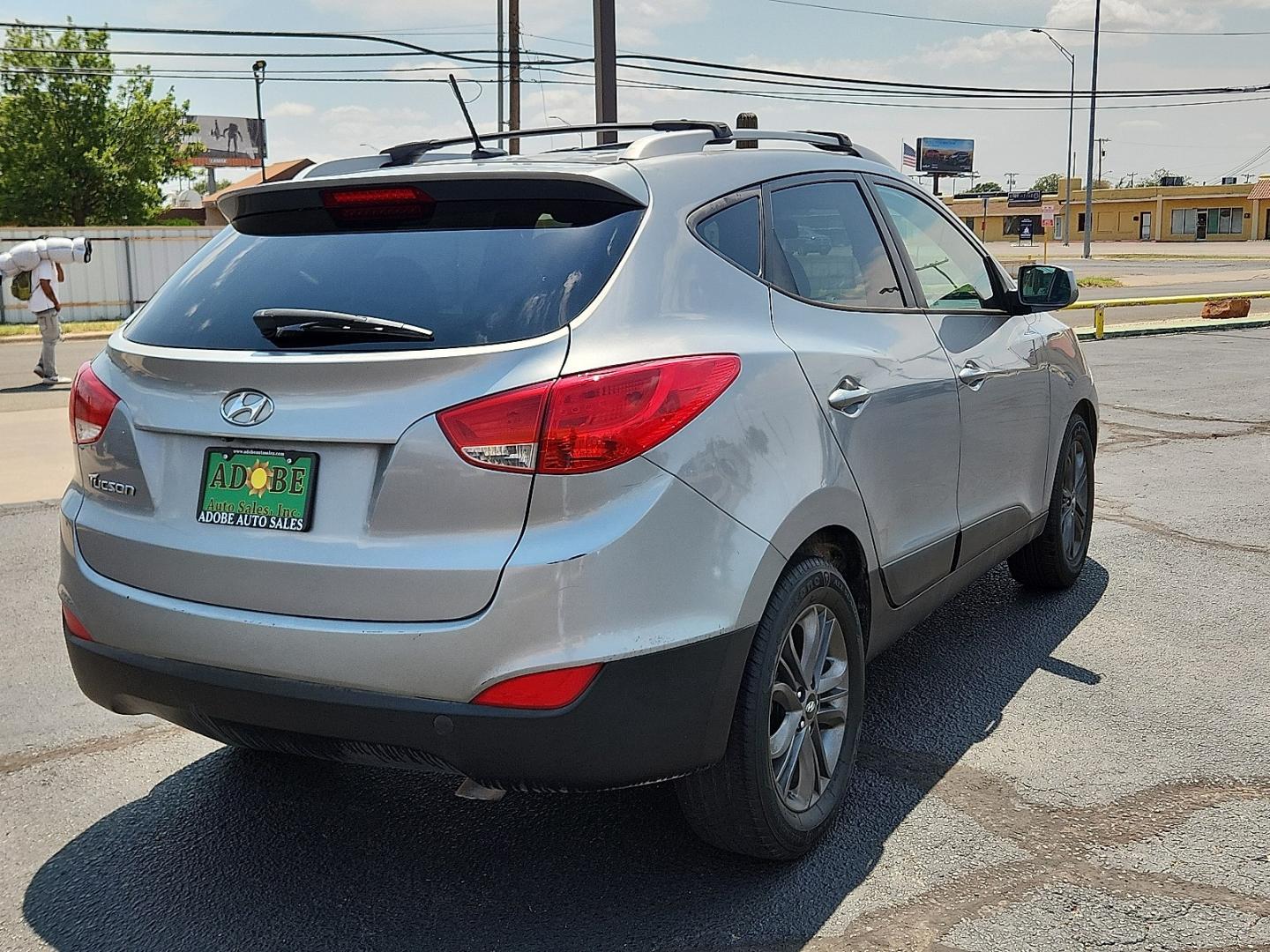 2015 GRAY /Beige Two-tone - MBS Hyundai Tucson SE (KM8JU3AG5FU) with an Theta II 2.4L I-4 gasoline direct injection, DOHC, variable valve control, regular unleaded, engine with 182HP engine, located at 4711 Ave Q, Lubbock, TX, 79412, (806) 687-2362, 33.551304, -101.855293- Photo#3