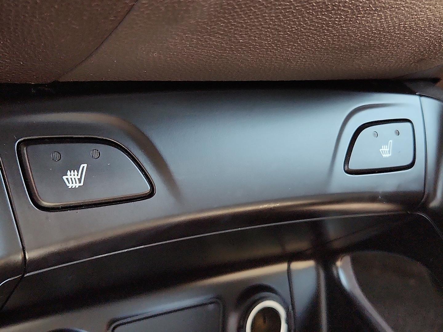 2015 GRAY /Beige Two-tone - MBS Hyundai Tucson SE (KM8JU3AG5FU) with an Theta II 2.4L I-4 gasoline direct injection, DOHC, variable valve control, regular unleaded, engine with 182HP engine, located at 4711 Ave Q, Lubbock, TX, 79412, (806) 687-2362, 33.551304, -101.855293- Photo#22