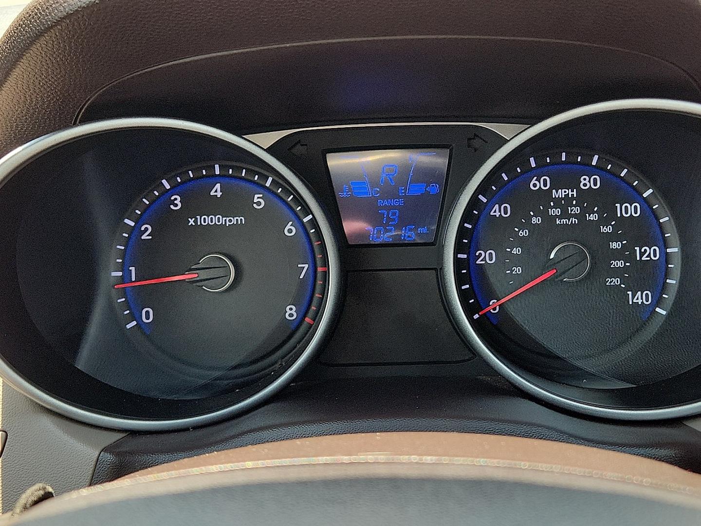 2015 GRAY /Beige Two-tone - MBS Hyundai Tucson SE (KM8JU3AG5FU) with an Theta II 2.4L I-4 gasoline direct injection, DOHC, variable valve control, regular unleaded, engine with 182HP engine, located at 4711 Ave Q, Lubbock, TX, 79412, (806) 687-2362, 33.551304, -101.855293- Photo#27