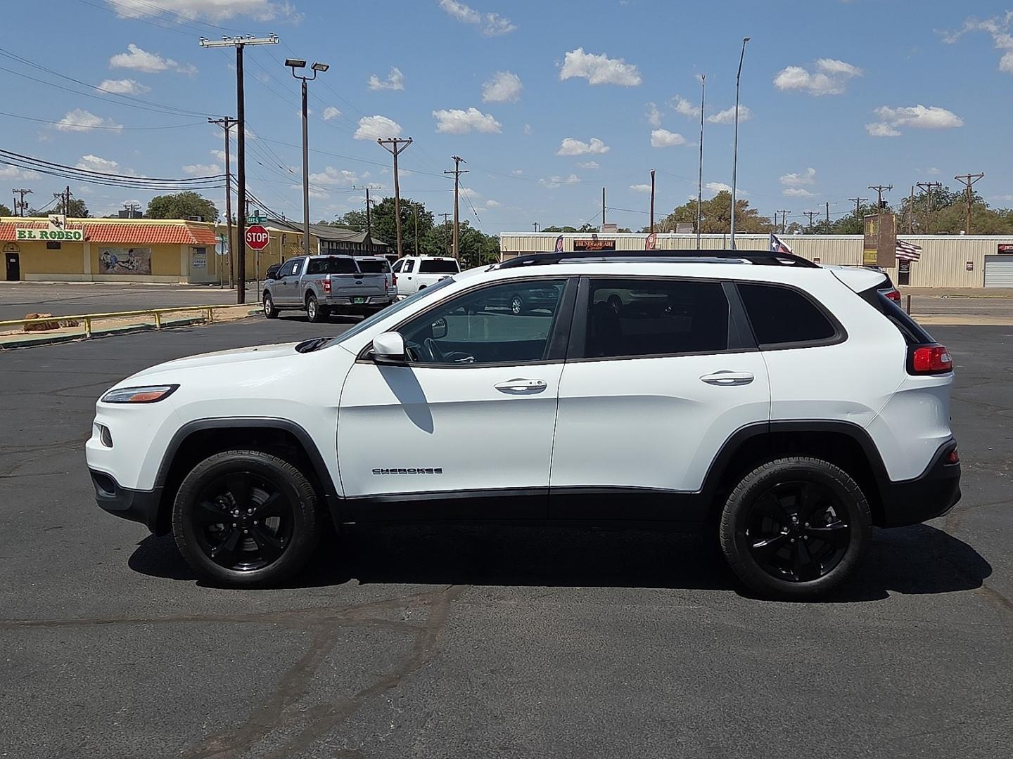 2016 Bright White Clearcoat - PW7 /Black - X9 Jeep Cherokee High Altitude (1C4PJMDS7GW) with an Pentastar 3.2L V-6 DOHC, regular unleaded, engine with 271HP engine, located at 4711 Ave Q, Lubbock, TX, 79412, (806) 687-2362, 33.551304, -101.855293- Photo#1