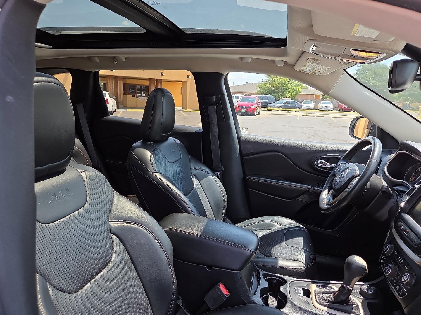 2016 Bright White Clearcoat - PW7 /Black - X9 Jeep Cherokee High Altitude (1C4PJMDS7GW) with an Pentastar 3.2L V-6 DOHC, regular unleaded, engine with 271HP engine, located at 4711 Ave Q, Lubbock, TX, 79412, (806) 687-2362, 33.551304, -101.855293- Photo#13