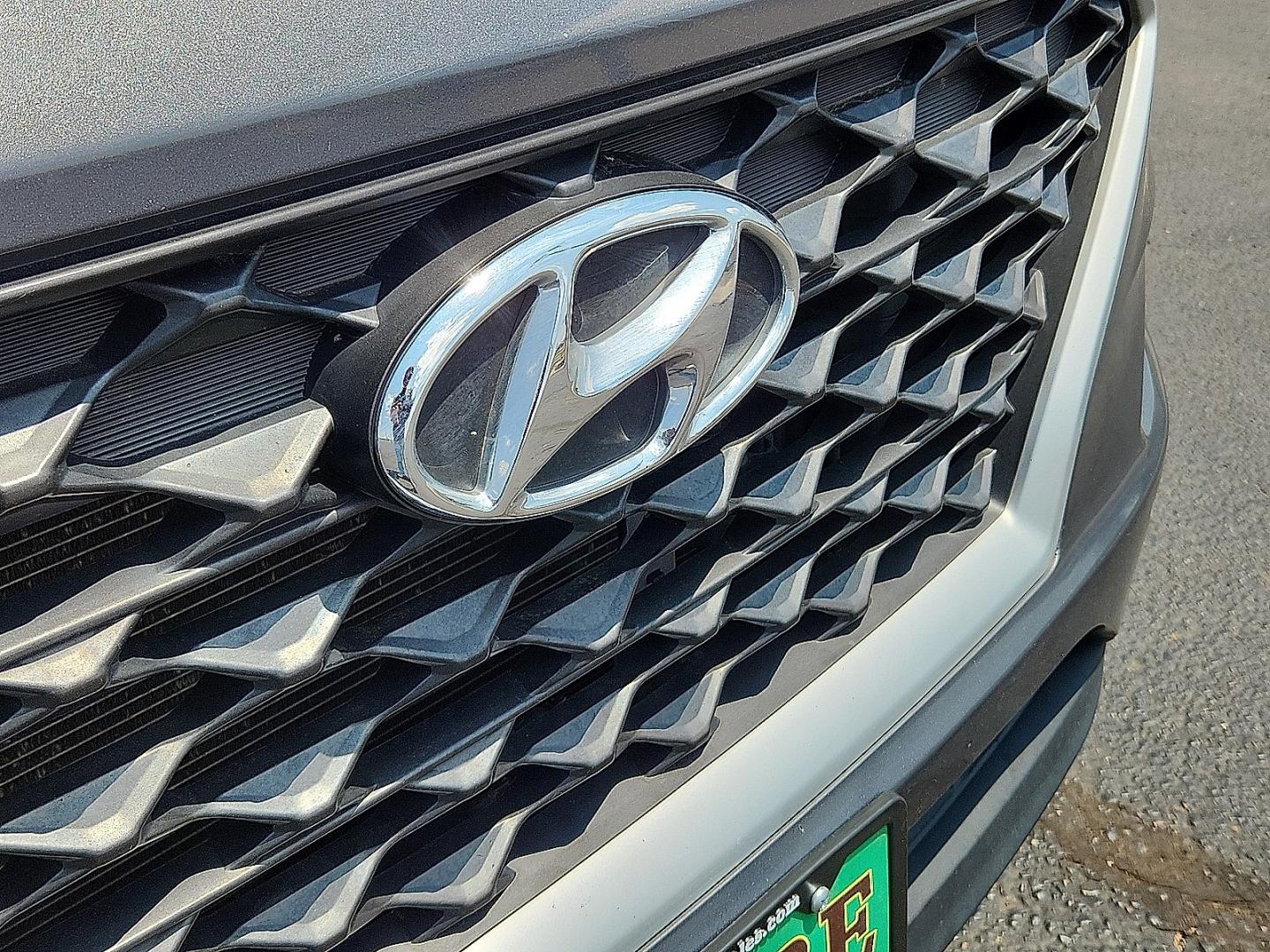 2019 GRAY /Black - TRY Hyundai Tucson SE (KM8J23A48KU) with an Nu 2L I-4 gasoline direct injection, DOHC, D-CVVT variable valve control, regular unleaded, engine with 161HP engine, located at 4711 Ave Q, Lubbock, TX, 79412, (806) 687-2362, 33.551304, -101.855293- Photo#7