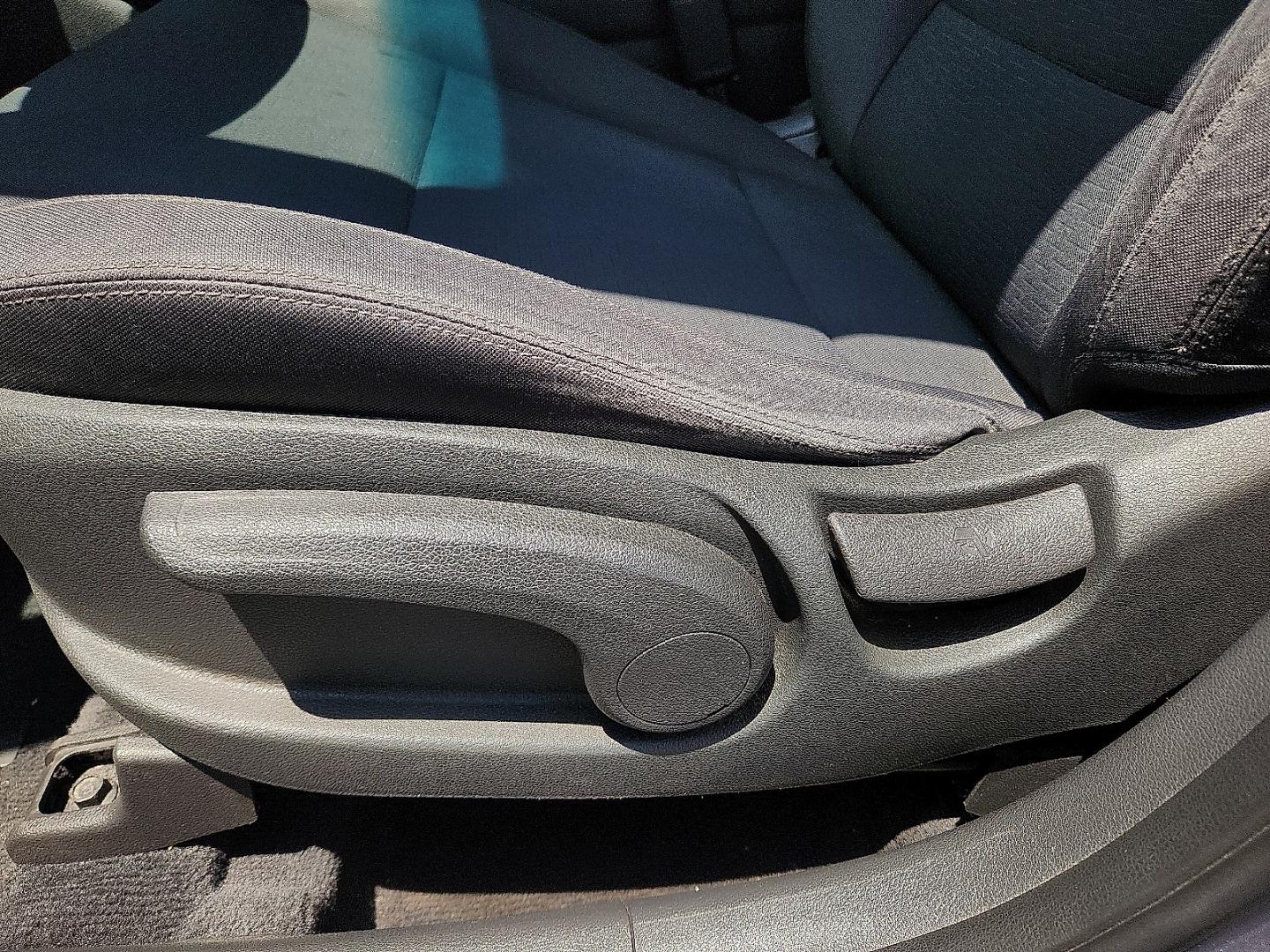 2019 GRAY /Black - TRY Hyundai Tucson SE (KM8J23A48KU) with an Nu 2L I-4 gasoline direct injection, DOHC, D-CVVT variable valve control, regular unleaded, engine with 161HP engine, located at 4711 Ave Q, Lubbock, TX, 79412, (806) 687-2362, 33.551304, -101.855293- Photo#19