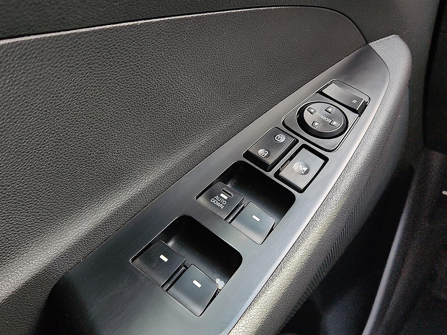 2019 GRAY /Black - TRY Hyundai Tucson SE (KM8J23A48KU) with an Nu 2L I-4 gasoline direct injection, DOHC, D-CVVT variable valve control, regular unleaded, engine with 161HP engine, located at 4711 Ave Q, Lubbock, TX, 79412, (806) 687-2362, 33.551304, -101.855293- Photo#22