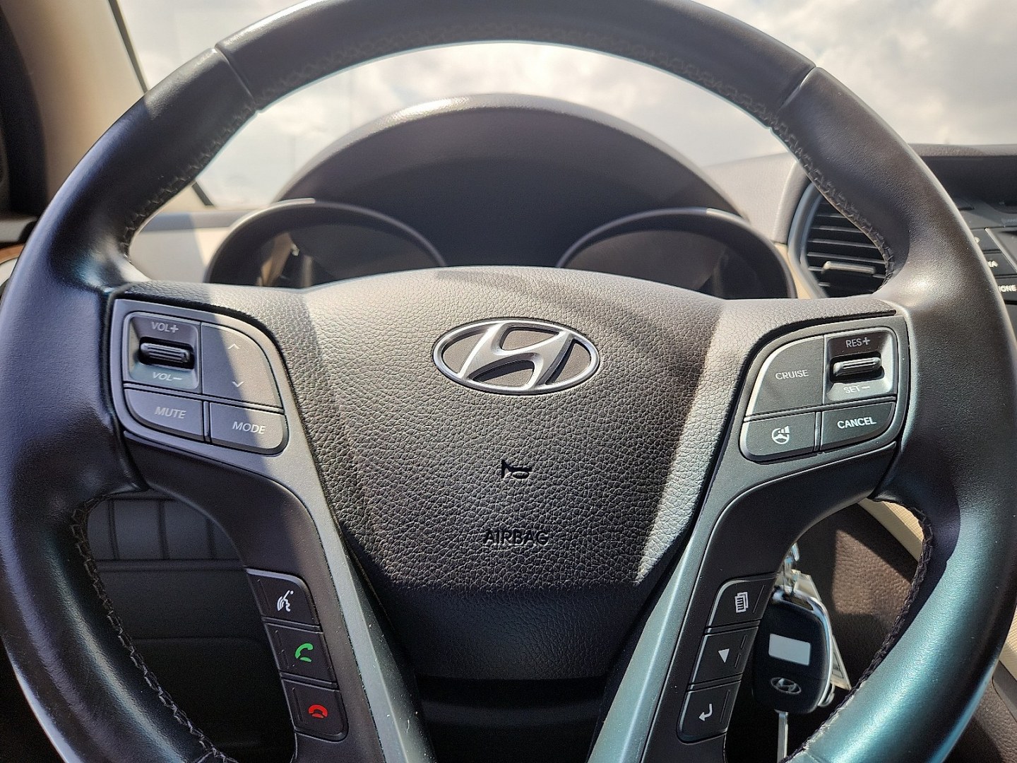 2014 RED Hyundai Santa Fe Sport 2.4L (5XYZU3LB9EG) with an Theta II 2.4L I-4 gasoline direct injection, DOHC, variable valve control, regular unleaded, engine with 190HP engine, located at 4711 Ave Q, Lubbock, TX, 79412, (806) 687-2362, 33.551304, -101.855293- Photo#28