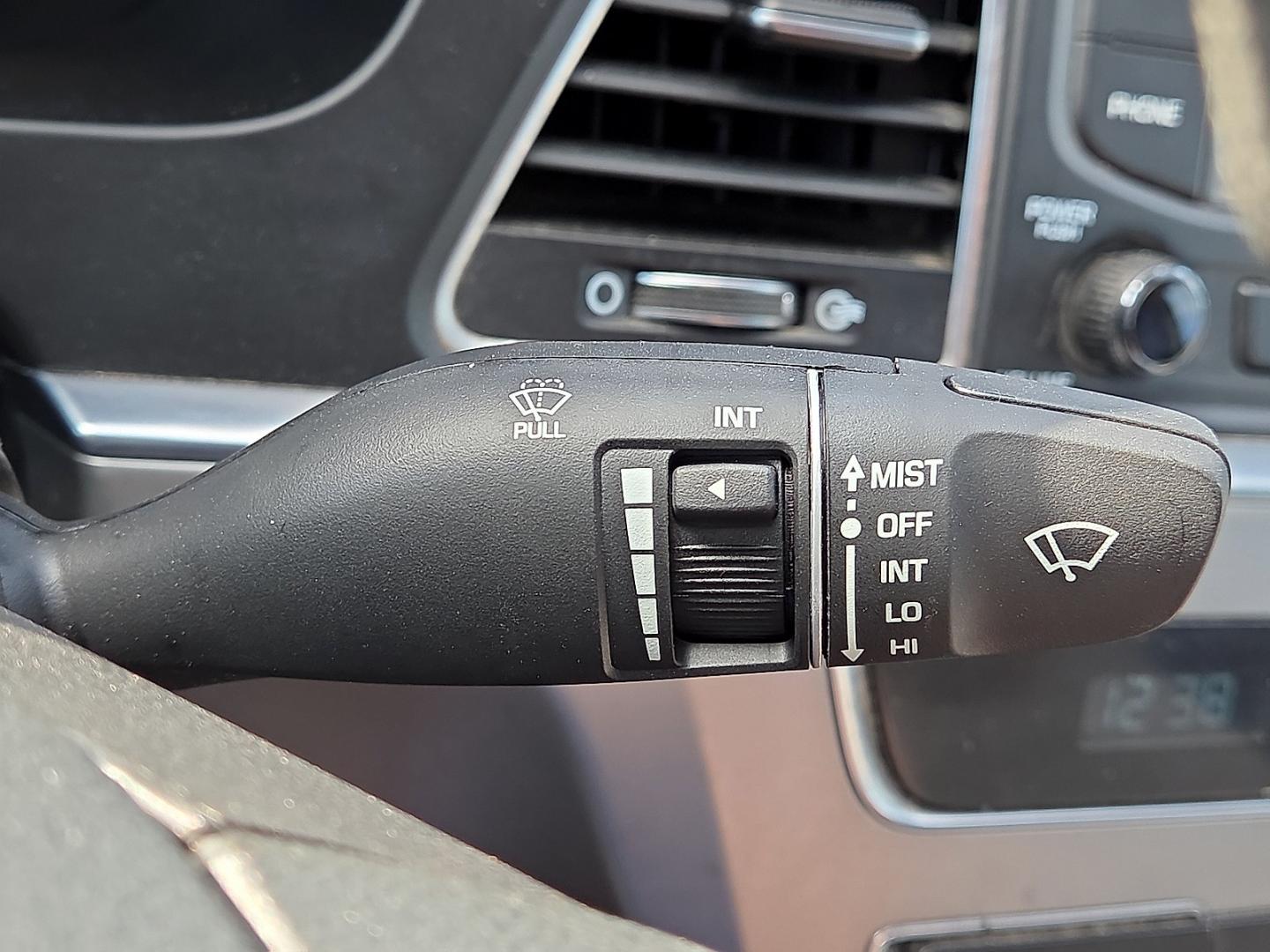 2015 Phantom Black - S3 /Gray - GG Hyundai Sonata Sport (5NPE34AFXFH) with an 2.4L I-4 gasoline direct injection, DOHC, variable valve control, regular unleaded, engine with 185HP engine, located at 4711 Ave Q, Lubbock, TX, 79412, (806) 687-2362, 33.551304, -101.855293- Photo#27