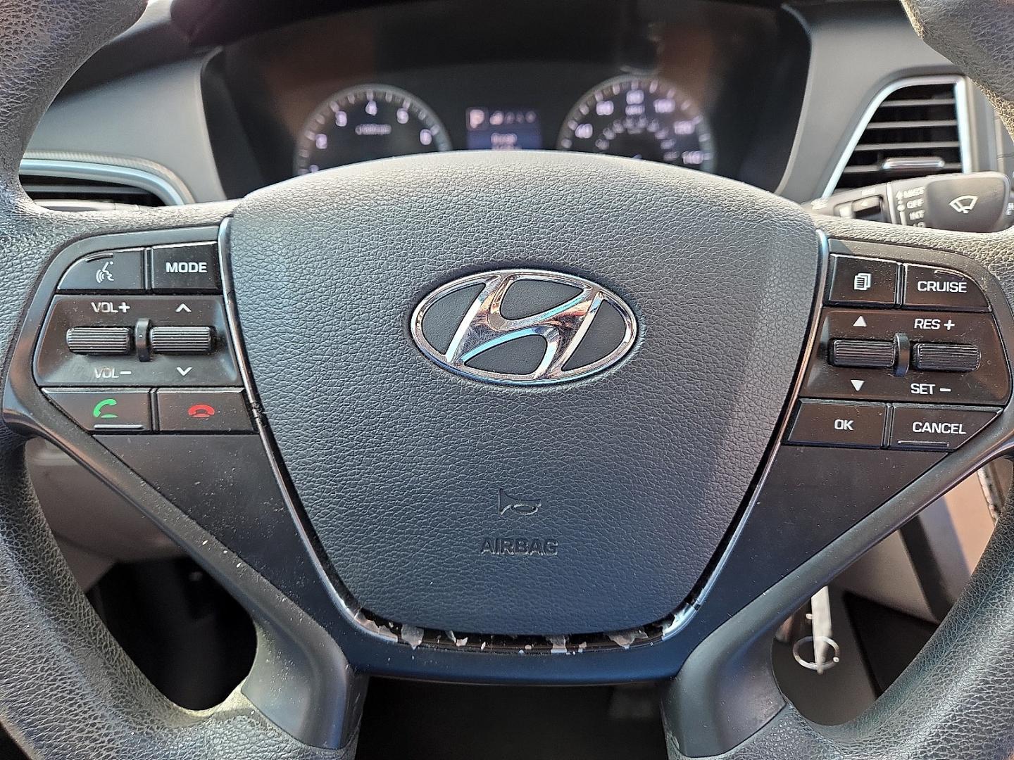 2015 Phantom Black - S3 /Gray - GG Hyundai Sonata Sport (5NPE34AFXFH) with an 2.4L I-4 gasoline direct injection, DOHC, variable valve control, regular unleaded, engine with 185HP engine, located at 4711 Ave Q, Lubbock, TX, 79412, (806) 687-2362, 33.551304, -101.855293- Photo#28