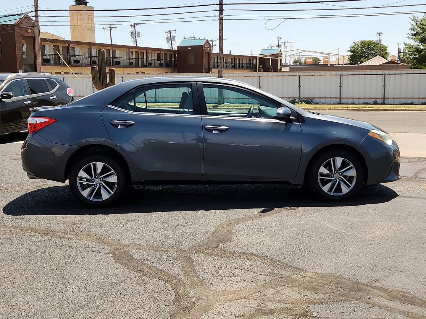 2014 GRAY /Ash - 16 Toyota Corolla LE ECO (5YFBPRHE8EP) with an 1.8L I-4 DOHC, VVT-iE variable valve control, regular unleaded, engine with 140HP engine, located at 4711 Ave Q, Lubbock, TX, 79412, (806) 687-2362, 33.551304, -101.855293- Photo#4