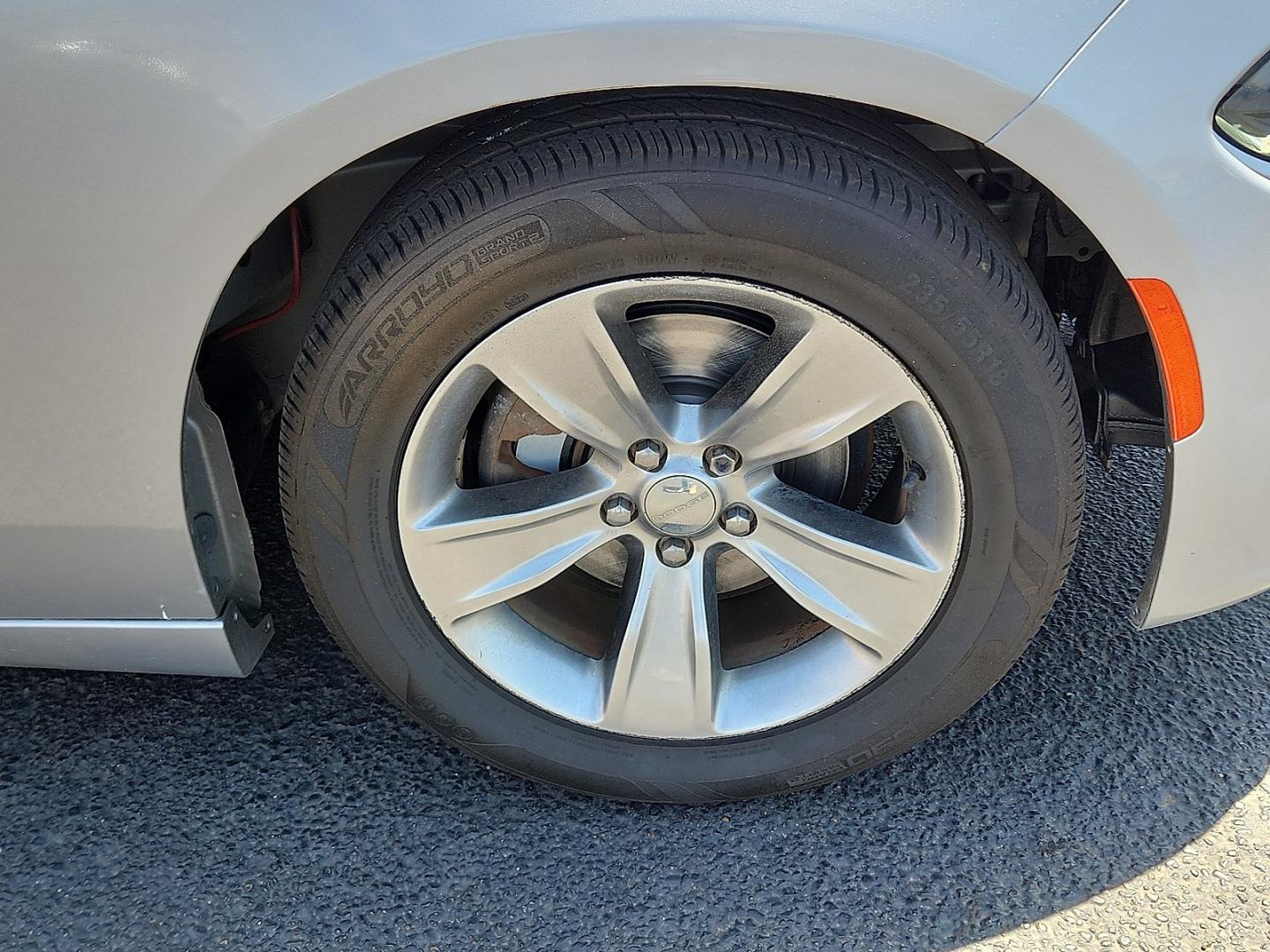 2015 SILVER /Black - X9 Dodge Charger SE (2C3CDXBG2FH) with an 3.6L V-6 DOHC, variable valve control, regular unleaded, engine with 292HP engine, located at 4711 Ave Q, Lubbock, TX, 79412, (806) 687-2362, 33.551304, -101.855293- Photo#6