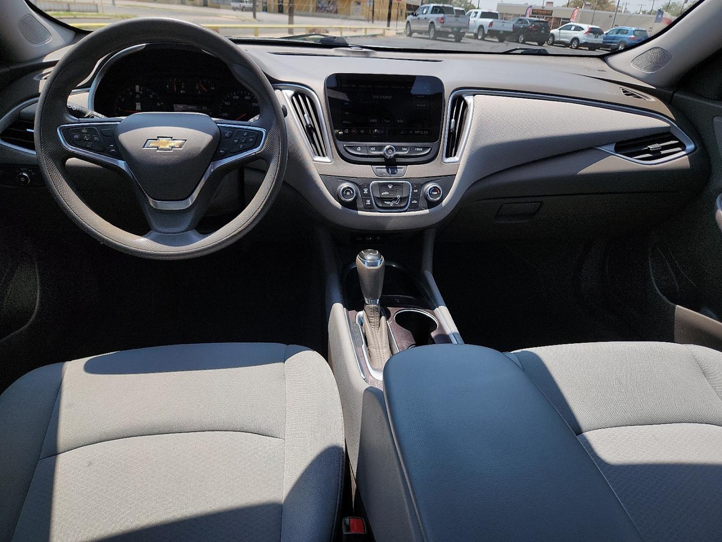 2020 WHITE /Dark Atmosphere/Medium Ash Gray - H1H Chevrolet Malibu FWD 1FL (1G1ZC5ST3LF) with an ECOTEC 1.5L I-4 gasoline direct injection, DOHC, VVT variable valve control, intercooled turbo, regular unleaded, engine with 160HP engine, located at 4711 Ave Q, Lubbock, TX, 79412, (806) 687-2362, 33.551304, -101.855293- Photo#17