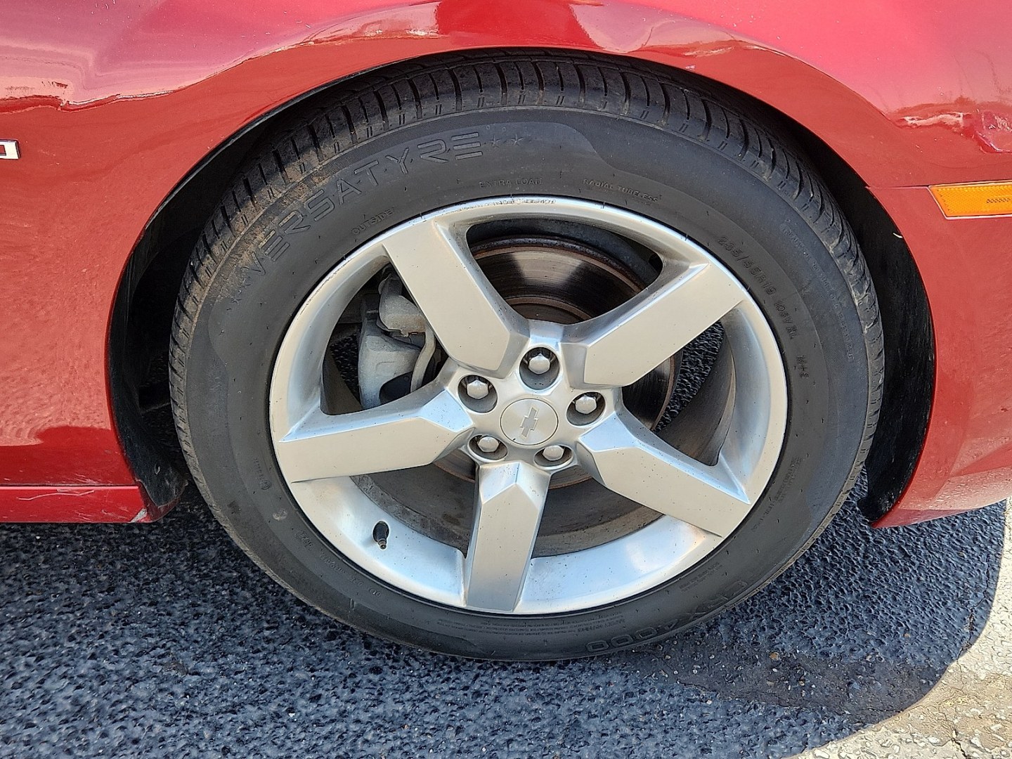 2015 MAROON /Black - AFC Chevrolet Camaro 1LT (2G1FD3D35F9) with an 3.6L V-6 gasoline direct injection, DOHC, variable valve control, regular unleaded, engine with 323HP engine, located at 4711 Ave Q, Lubbock, TX, 79412, (806) 687-2362, 33.551304, -101.855293- Photo#6