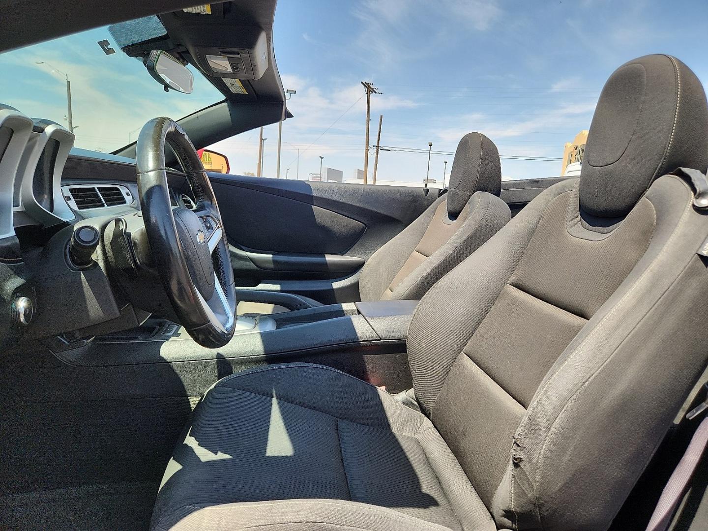 2015 MAROON /Black - AFC Chevrolet Camaro 1LT (2G1FD3D35F9) with an 3.6L V-6 gasoline direct injection, DOHC, variable valve control, regular unleaded, engine with 323HP engine, located at 4711 Ave Q, Lubbock, TX, 79412, (806) 687-2362, 33.551304, -101.855293- Photo#17