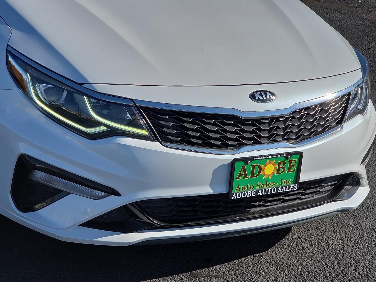 2020 Snow White Pearl - SWP /Black - WK Kia Optima LX (5XXGT4L33LG) with an Theta II 2.4L I-4 gasoline direct injection, DOHC, D-CVVT variable valve control, regular unleaded, engine with 185HP engine, located at 4711 Ave Q, Lubbock, TX, 79412, (806) 687-2362, 33.551304, -101.855293- Photo#8