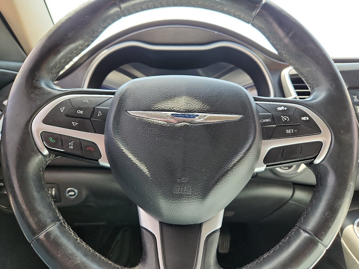 2015 Black Clearcoat - PX8 /Black - X9 Chrysler 200 Limited (1C3CCCAB3FN) with an 2.4L I4 MultiAir Engine engine, located at 4711 Ave Q, Lubbock, TX, 79412, (806) 687-2362, 33.551304, -101.855293- Photo#28