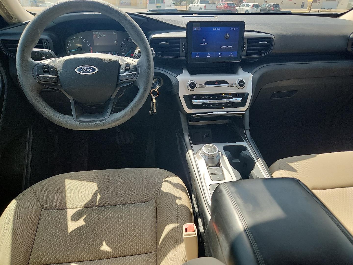 2020 WHITE /Sandstone - 7N Ford Explorer (1FMSK7BH2LG) with an EcoBoost 2.3L I-4 direct injection, DOHC, variable valve control, intercooled turbo, premium gasoline, engine with 300HP engine, located at 4711 Ave Q, Lubbock, TX, 79412, (806) 687-2362, 33.551304, -101.855293- Photo#17
