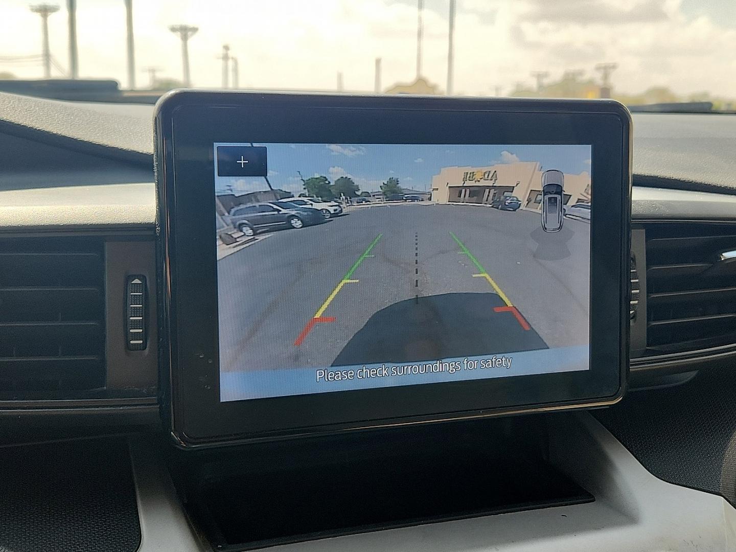 2020 WHITE /Sandstone - 7N Ford Explorer (1FMSK7BH2LG) with an EcoBoost 2.3L I-4 direct injection, DOHC, variable valve control, intercooled turbo, premium gasoline, engine with 300HP engine, located at 4711 Ave Q, Lubbock, TX, 79412, (806) 687-2362, 33.551304, -101.855293- Photo#21