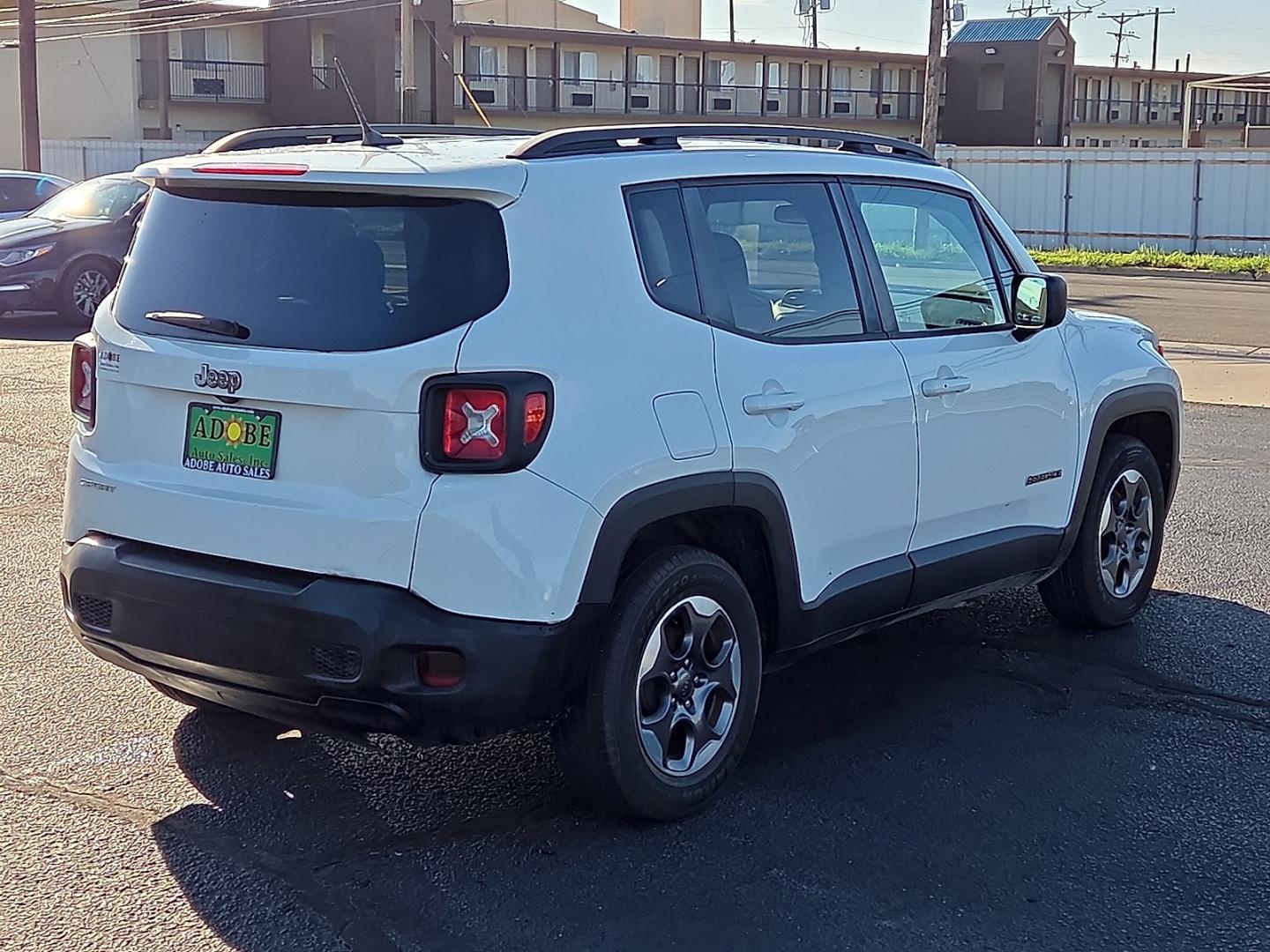 2017 Alpine White - PWV /Black - X9 Jeep Renegade Sport FWD (ZACCJAAB2HP) with an Tigershark MultiAir 2.4L I-4 variable valve control, regular gasoline, engine with 180HP engine, located at 4711 Ave Q, Lubbock, TX, 79412, (806) 687-2362, 33.551304, -101.855293- Photo#4